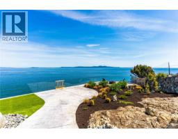 4585 Leyns Rd, Saanich, BC V8N3A1 Photo 61