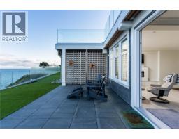 4585 Leyns Rd, Saanich, BC V8N3A1 Photo 73