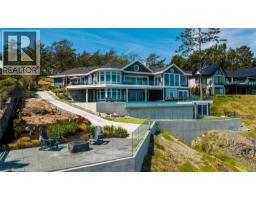 4585 Leyns Rd, Saanich, BC V8N3A1 Photo 79