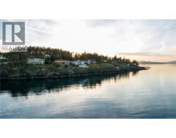 4585 Leyns Rd, Saanich, BC V8N3A1 Photo 85