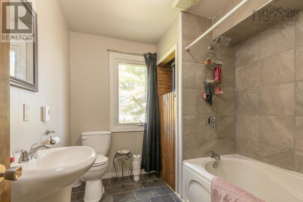1256 Upper Clyde Road - 18