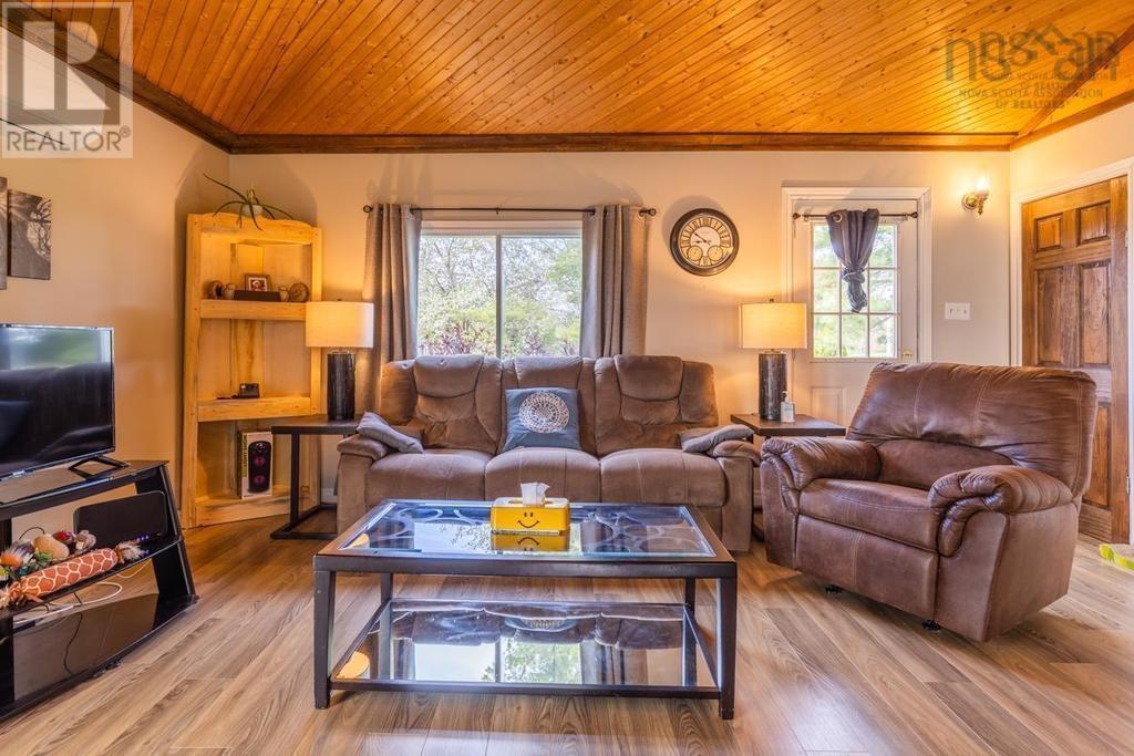 1256 Upper Clyde Road - 14