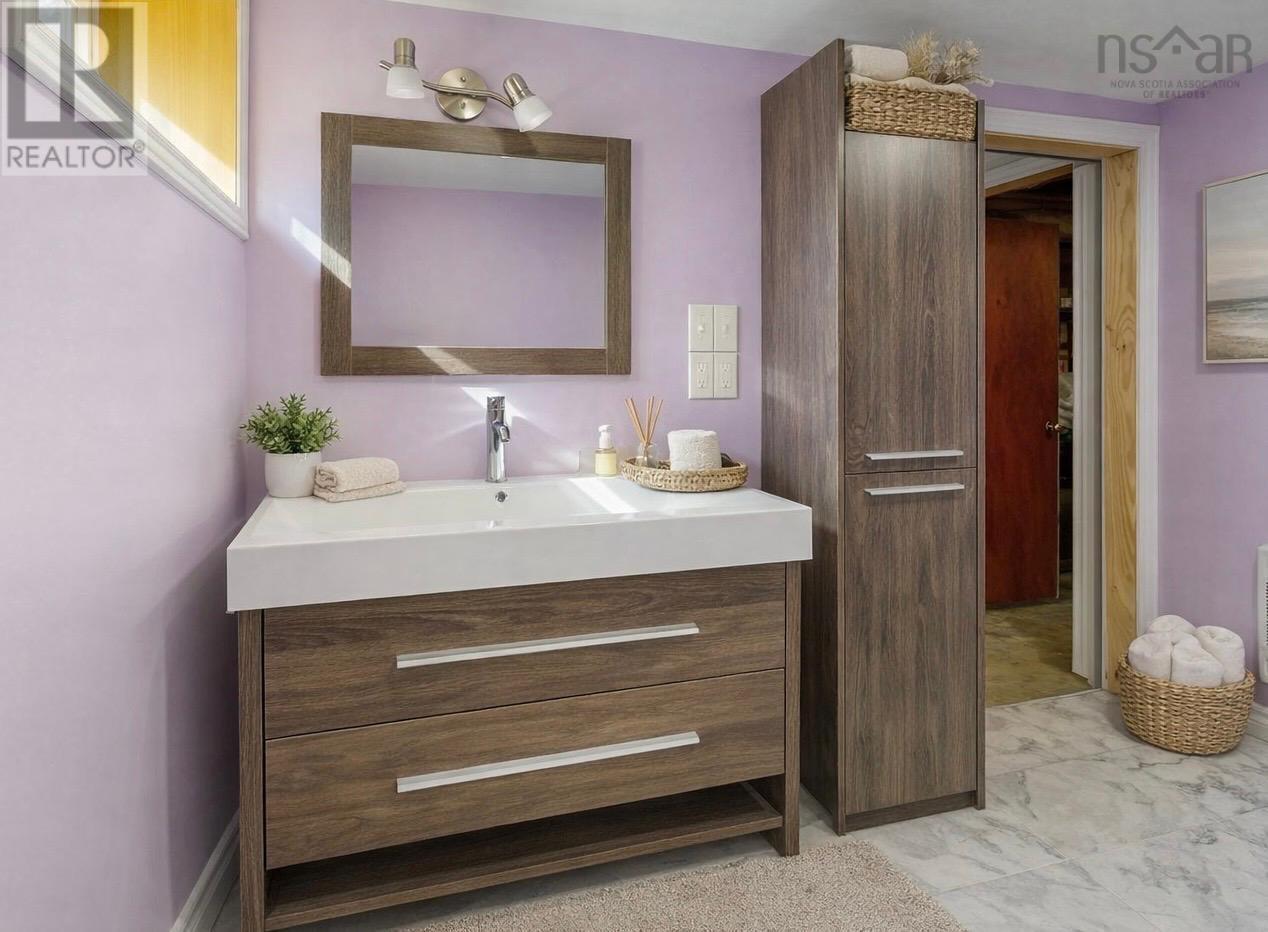 Property 11 of 15 of 98 McLean Street