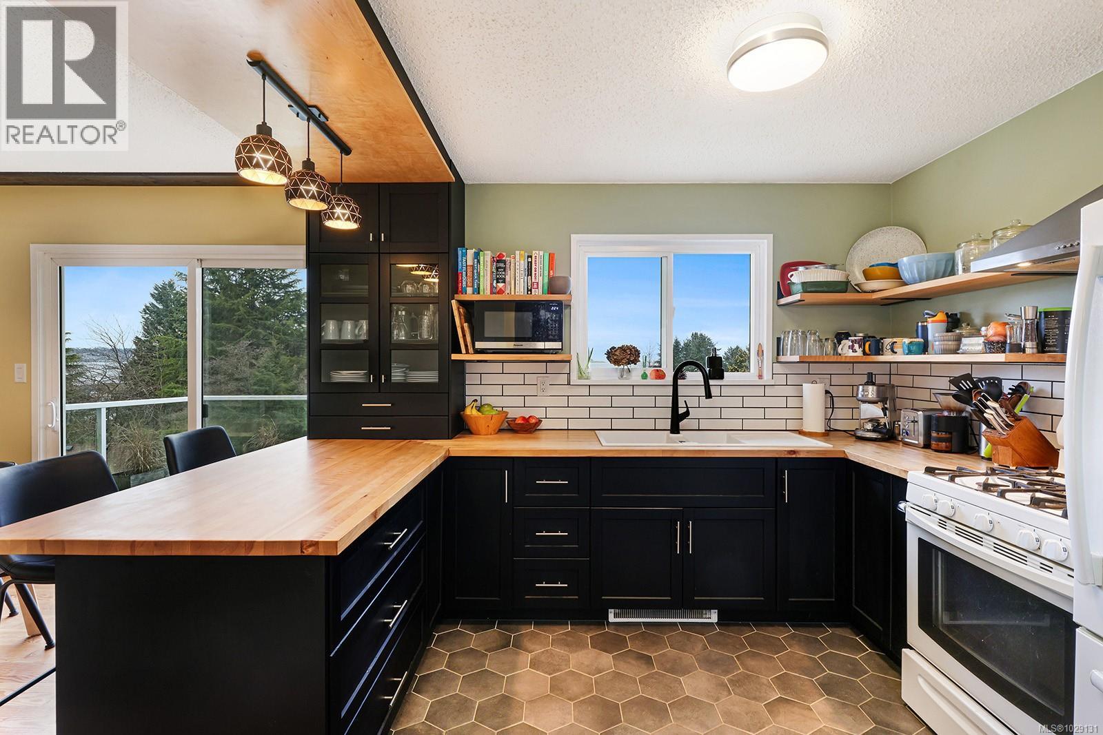 3800 Laurel Dr - 7