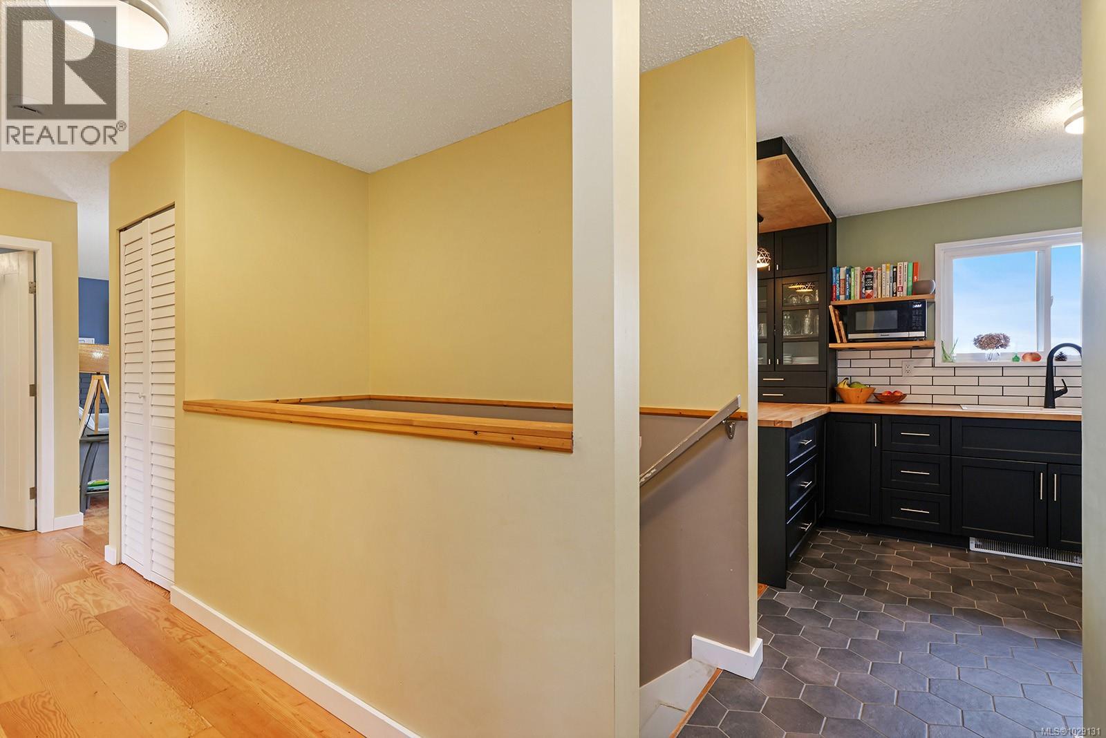 3800 Laurel Dr - 21