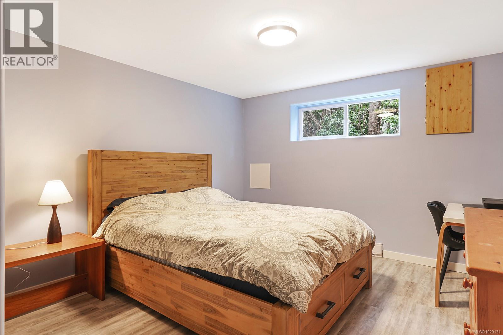 3800 Laurel Dr - 24