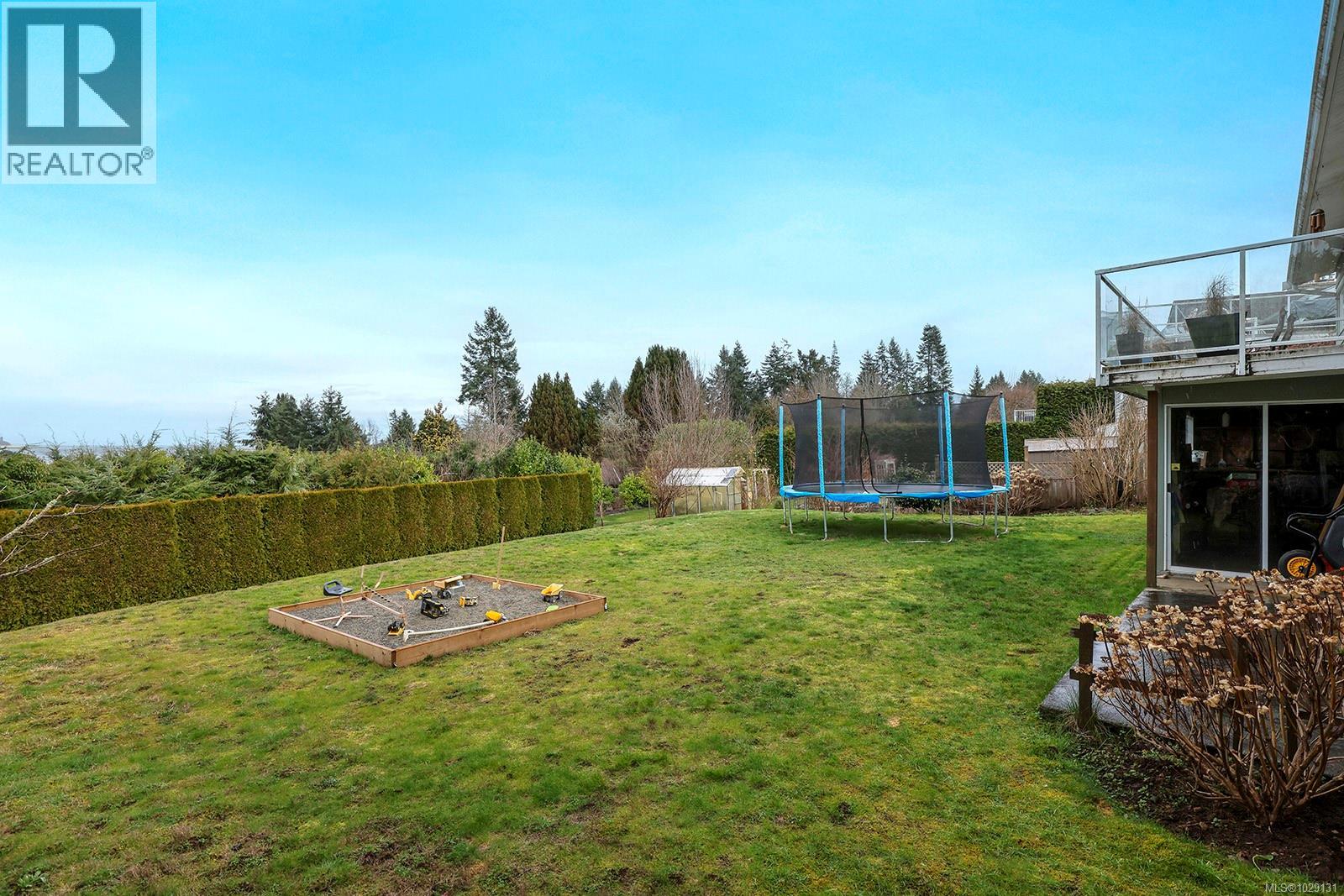 3800 Laurel Dr - 32