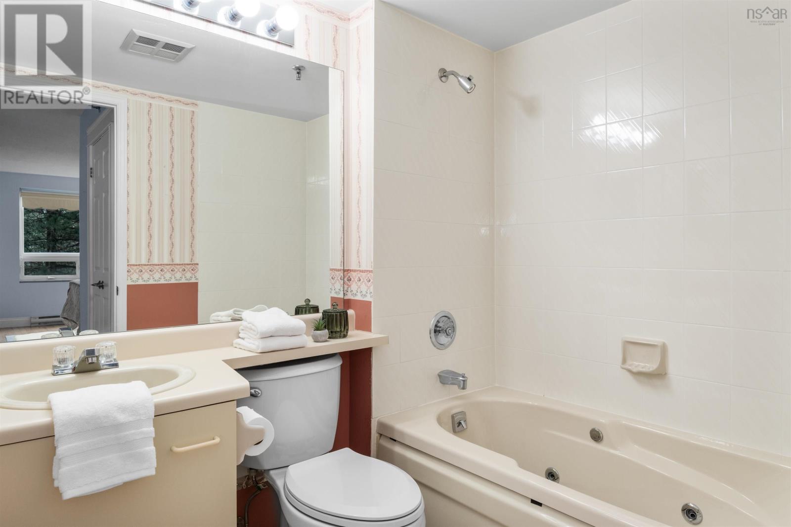 Property 21 of 31 of 312 30 Brookdale Crescent