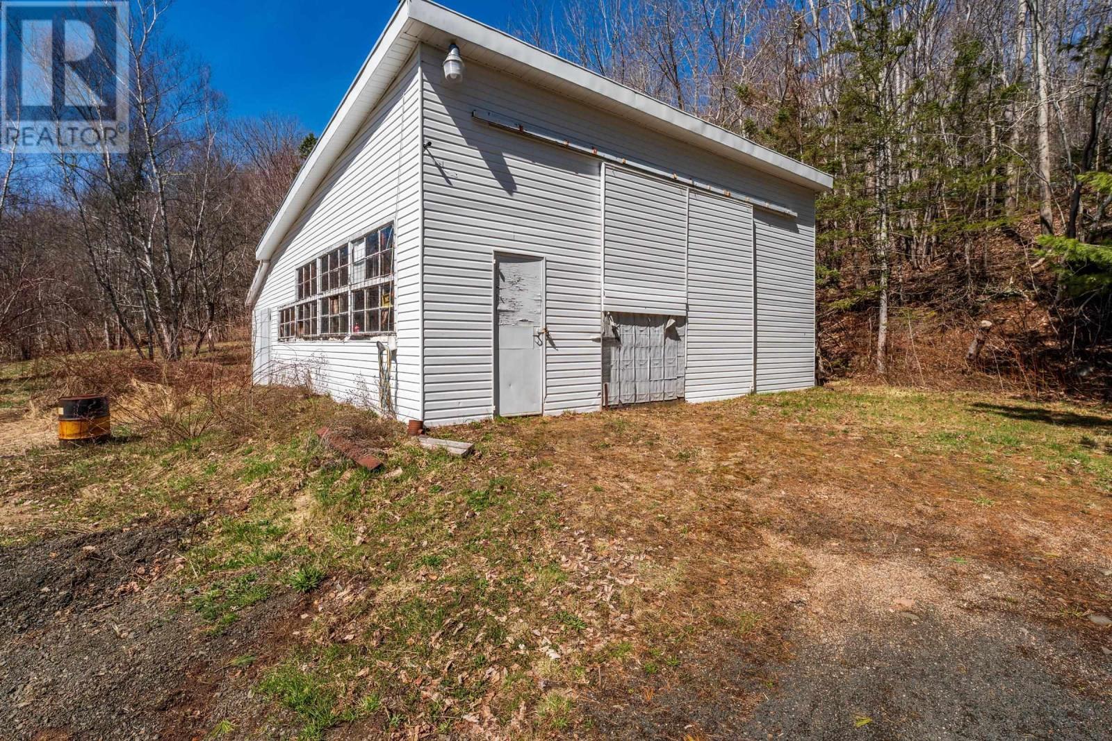 Property 41 of 48 of 663 Hampton Mountain Road