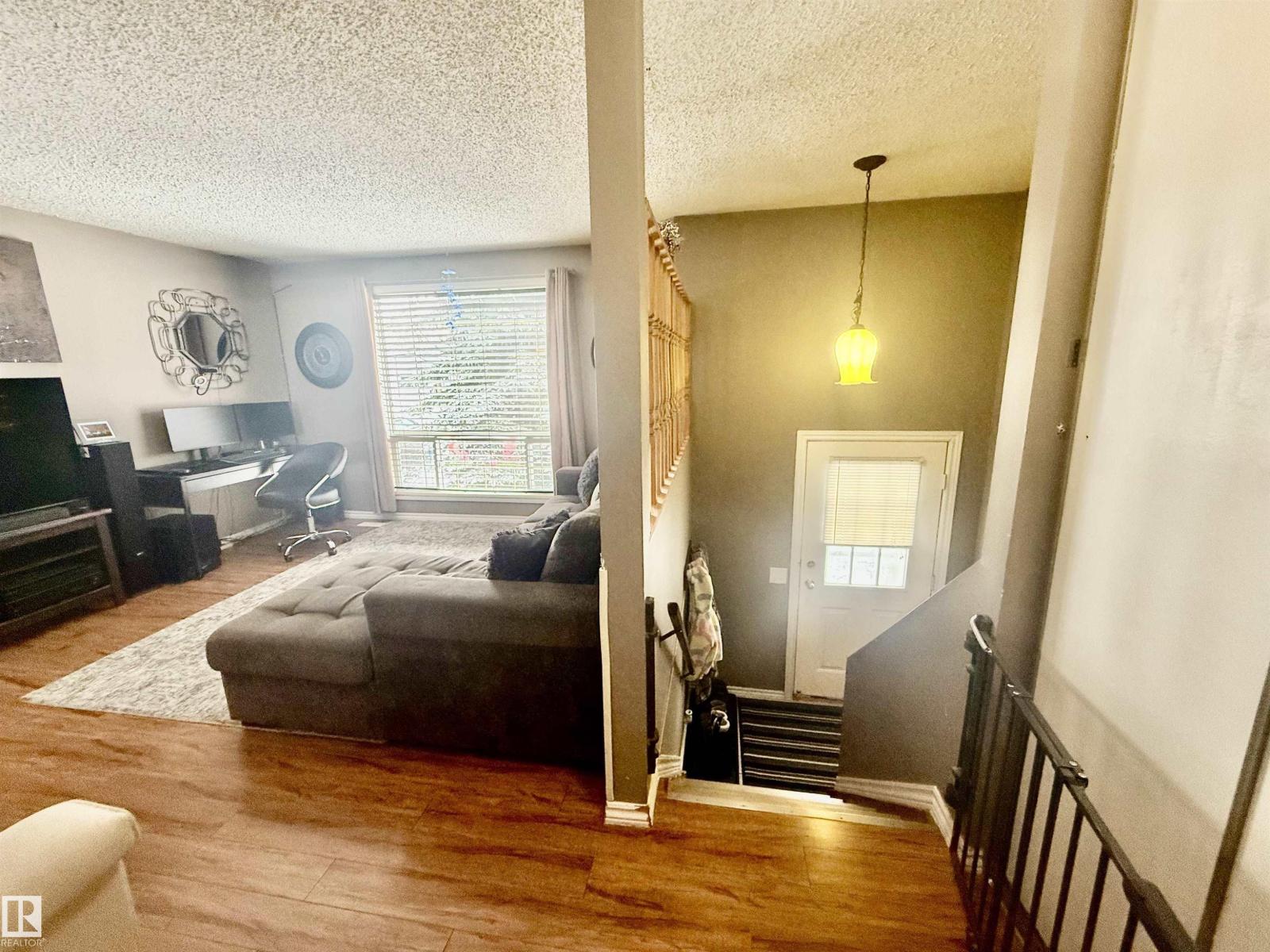3520 17B AV NW - 6