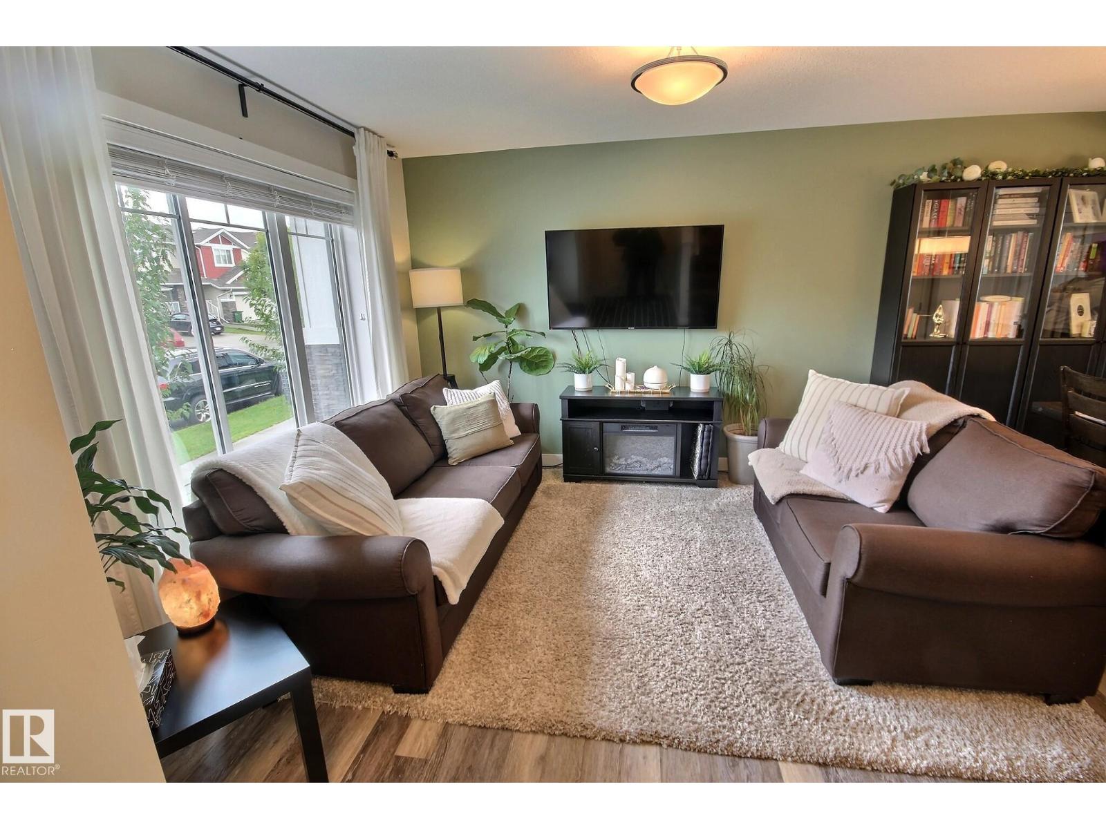 565 CHAPPELLE DR SW, Edmonton