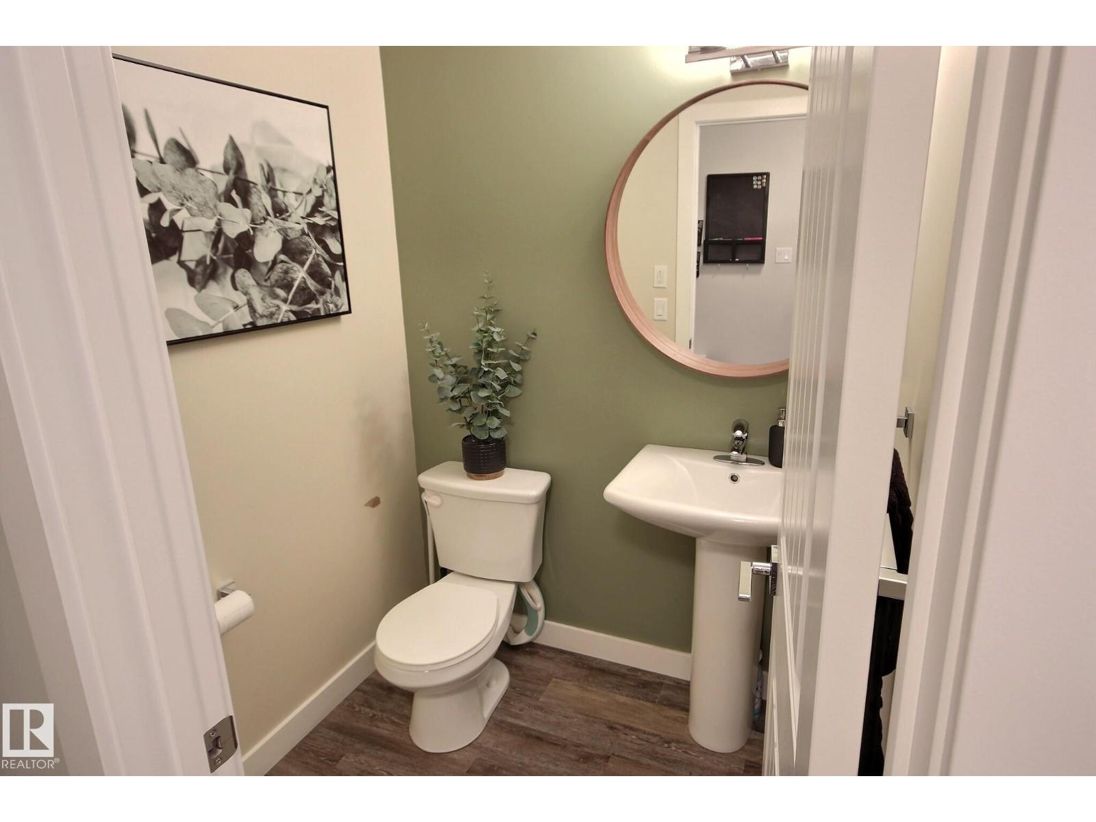 565 CHAPPELLE DR SW, Edmonton