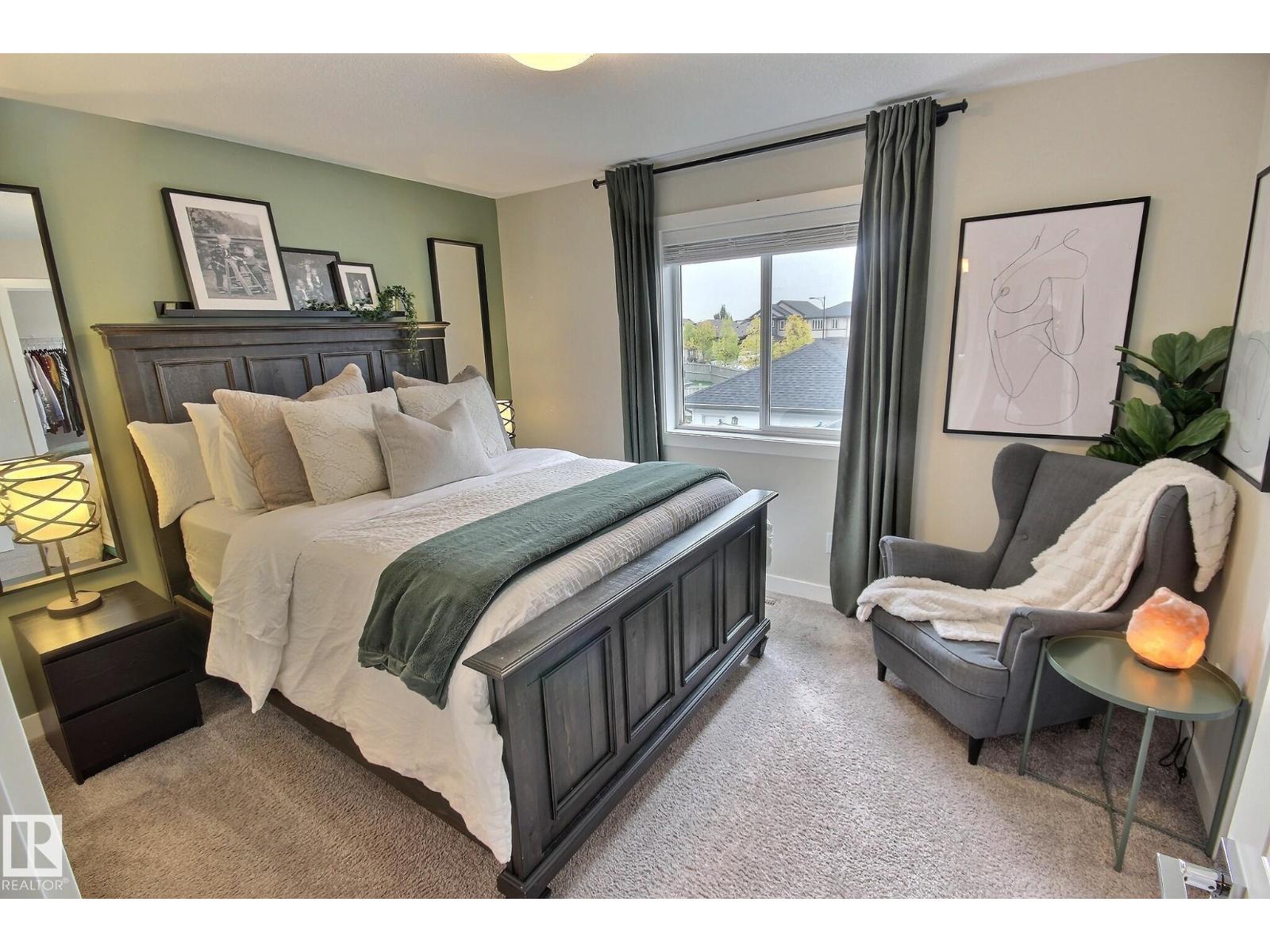 565 CHAPPELLE DR SW, Edmonton