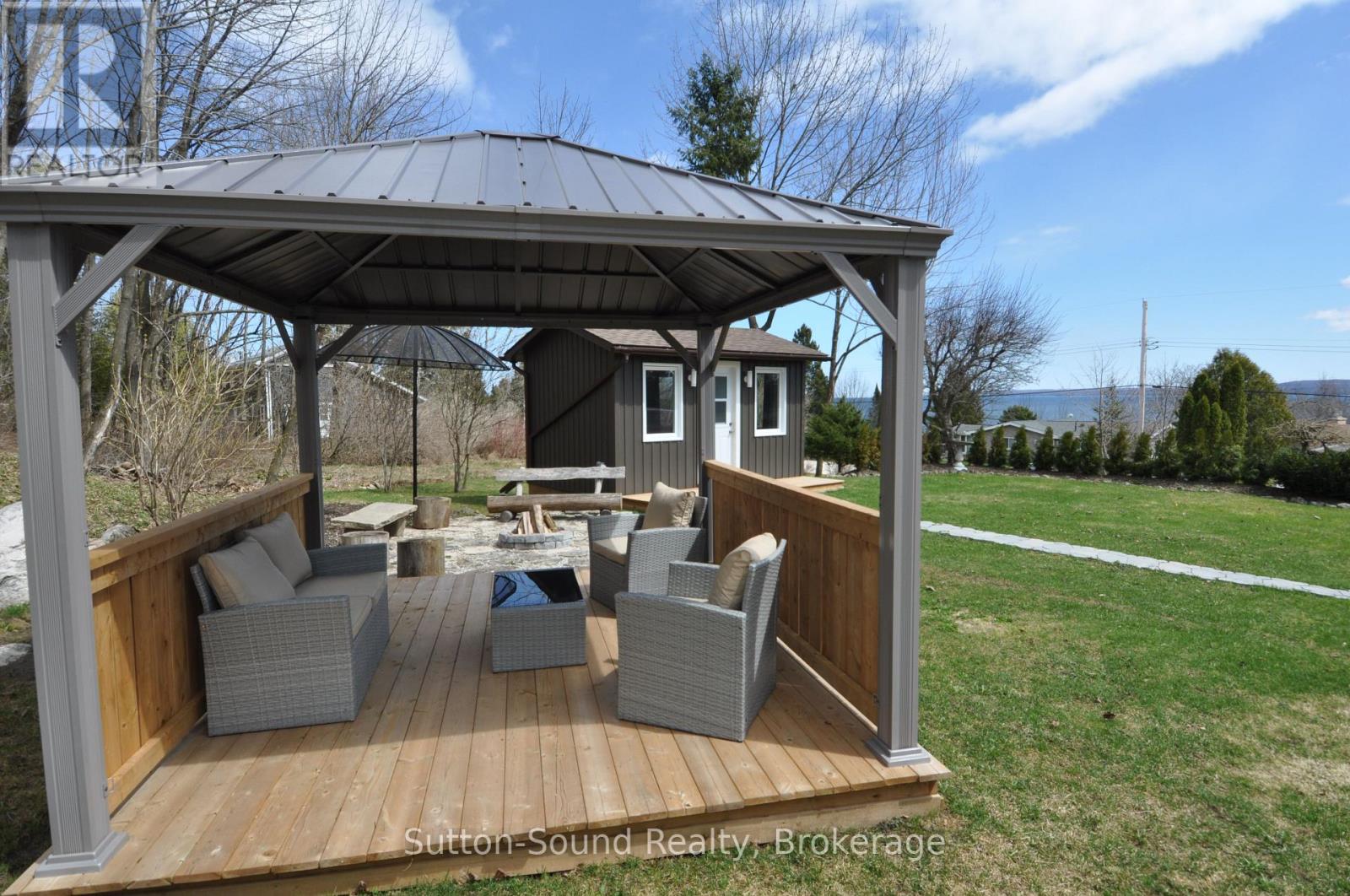 138 MACINTOSH DRIVE - 42