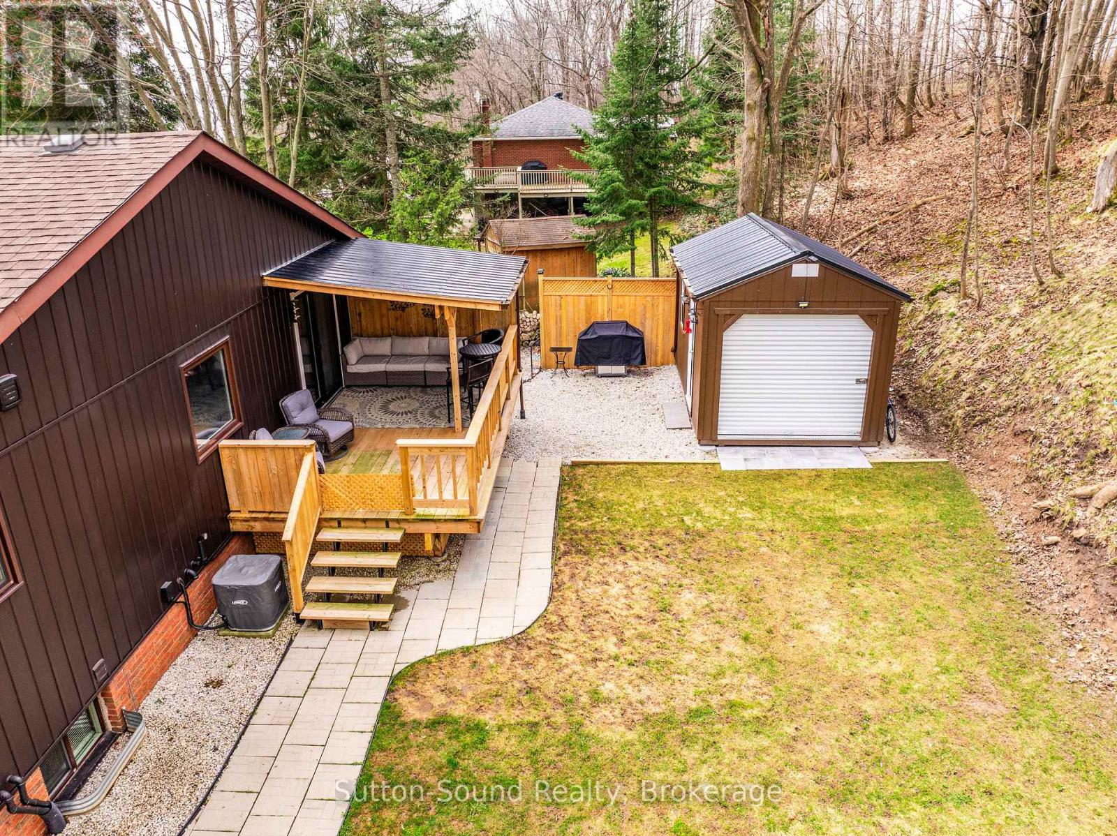 138 MACINTOSH DRIVE - 45