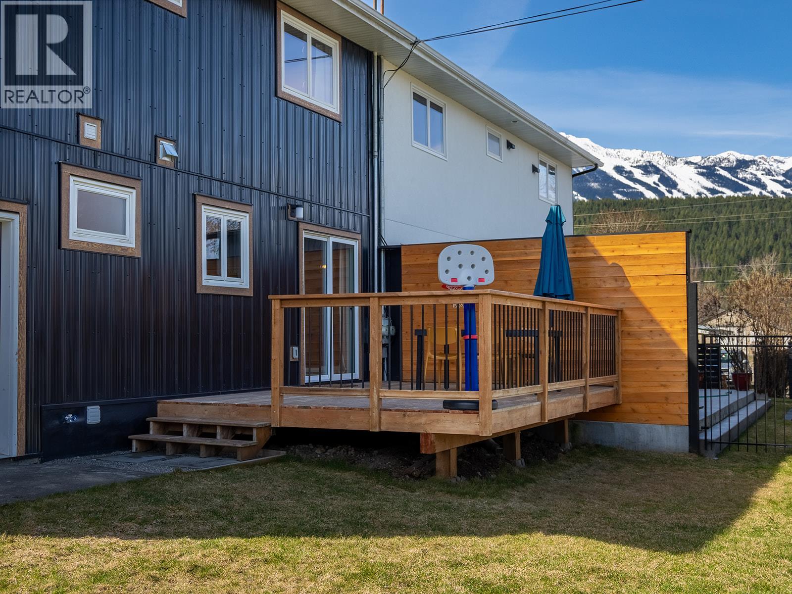 805 13TH Street - 24