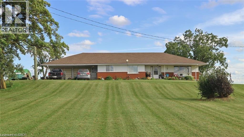 2265 SNYDER'S Road E — photo 2