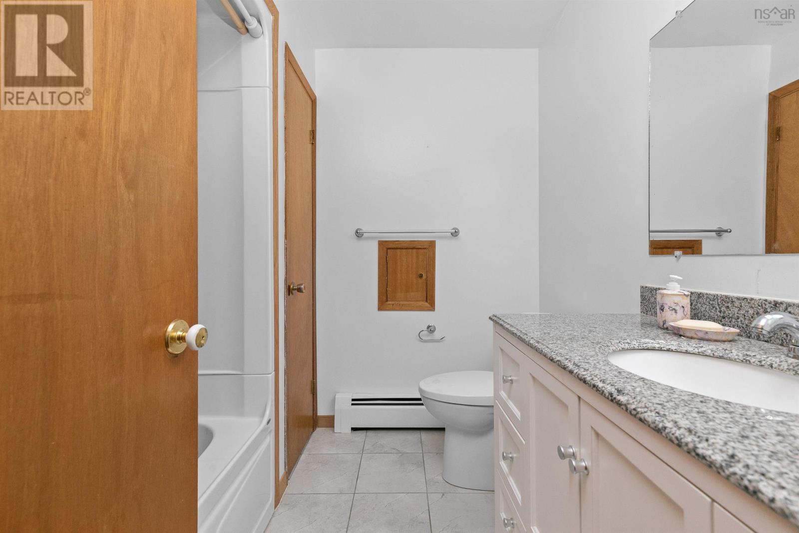 Property 30 of 47 of 131 Brook Street