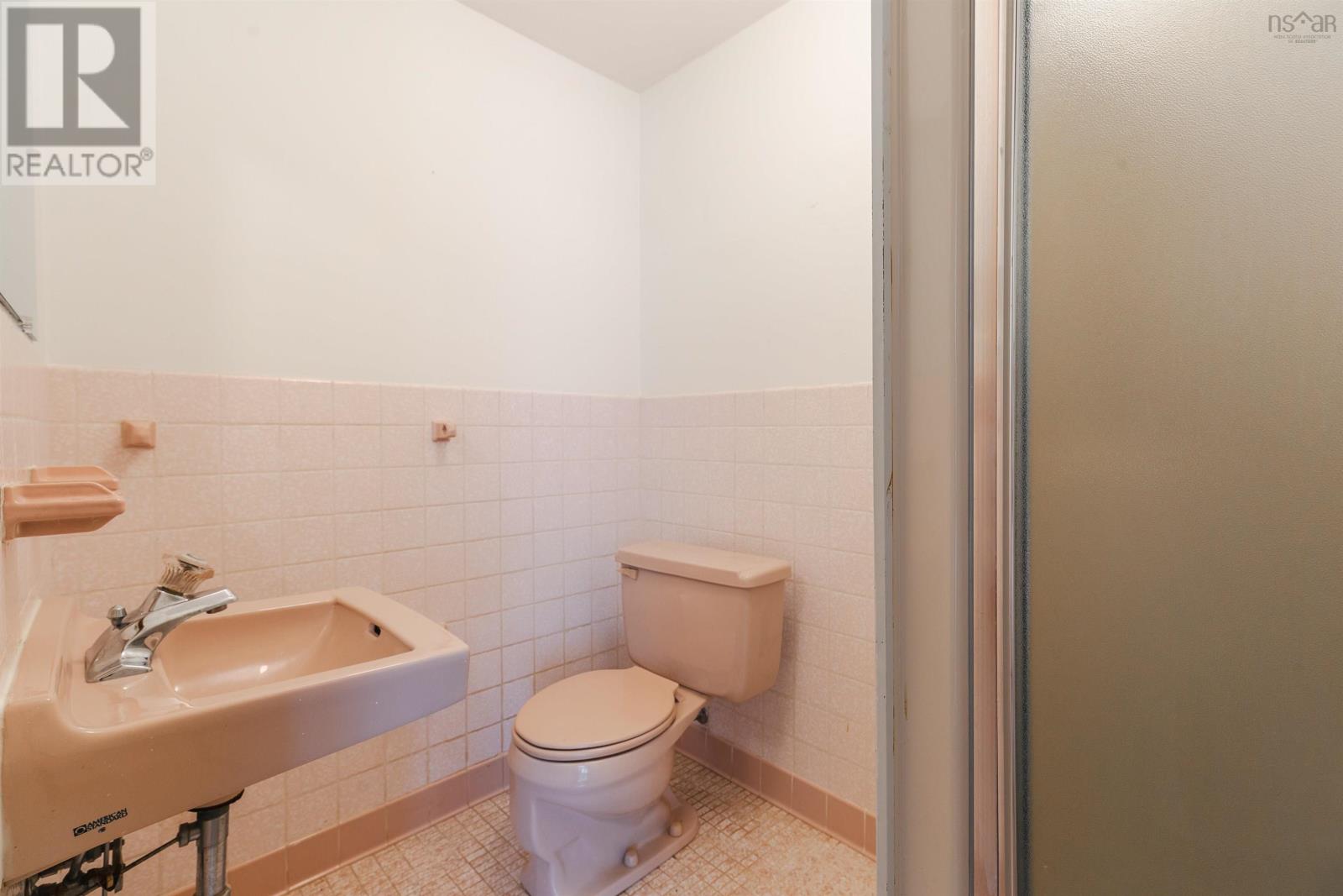 Property 39 of 47 of 131 Brook Street