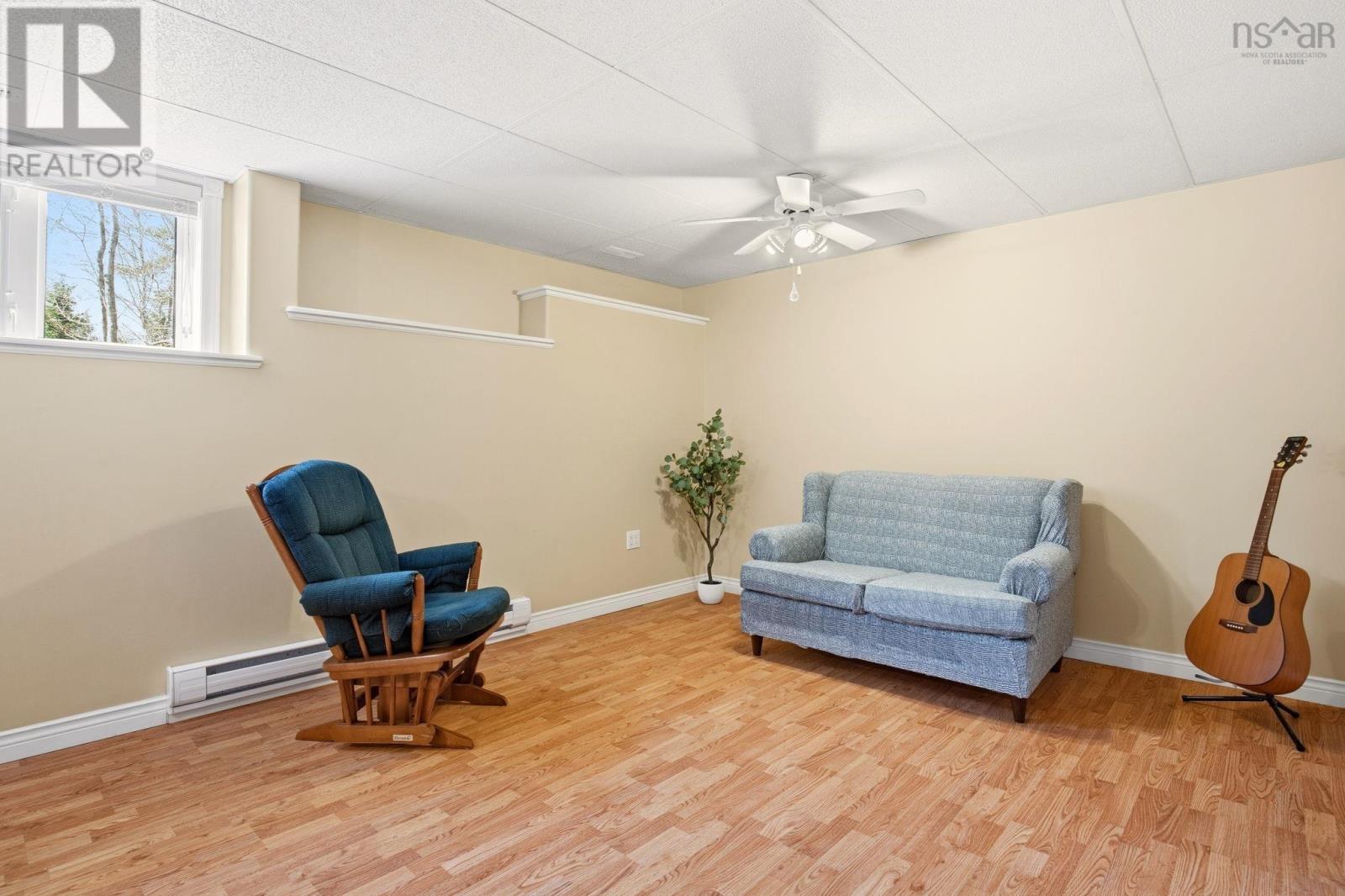 Property 21 of 44 of 6 Cumberland Way