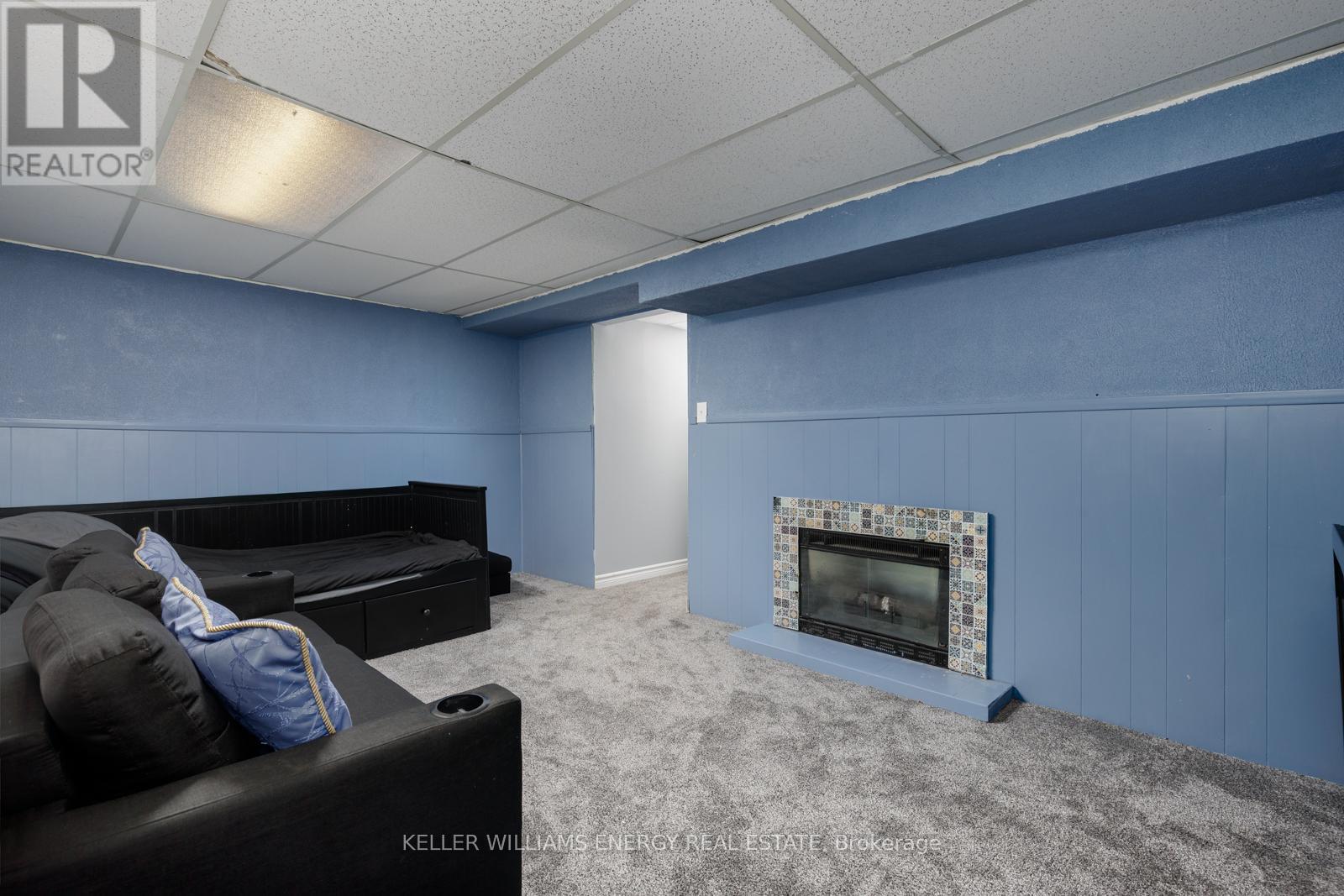 #B 660 GREY STREET - 22