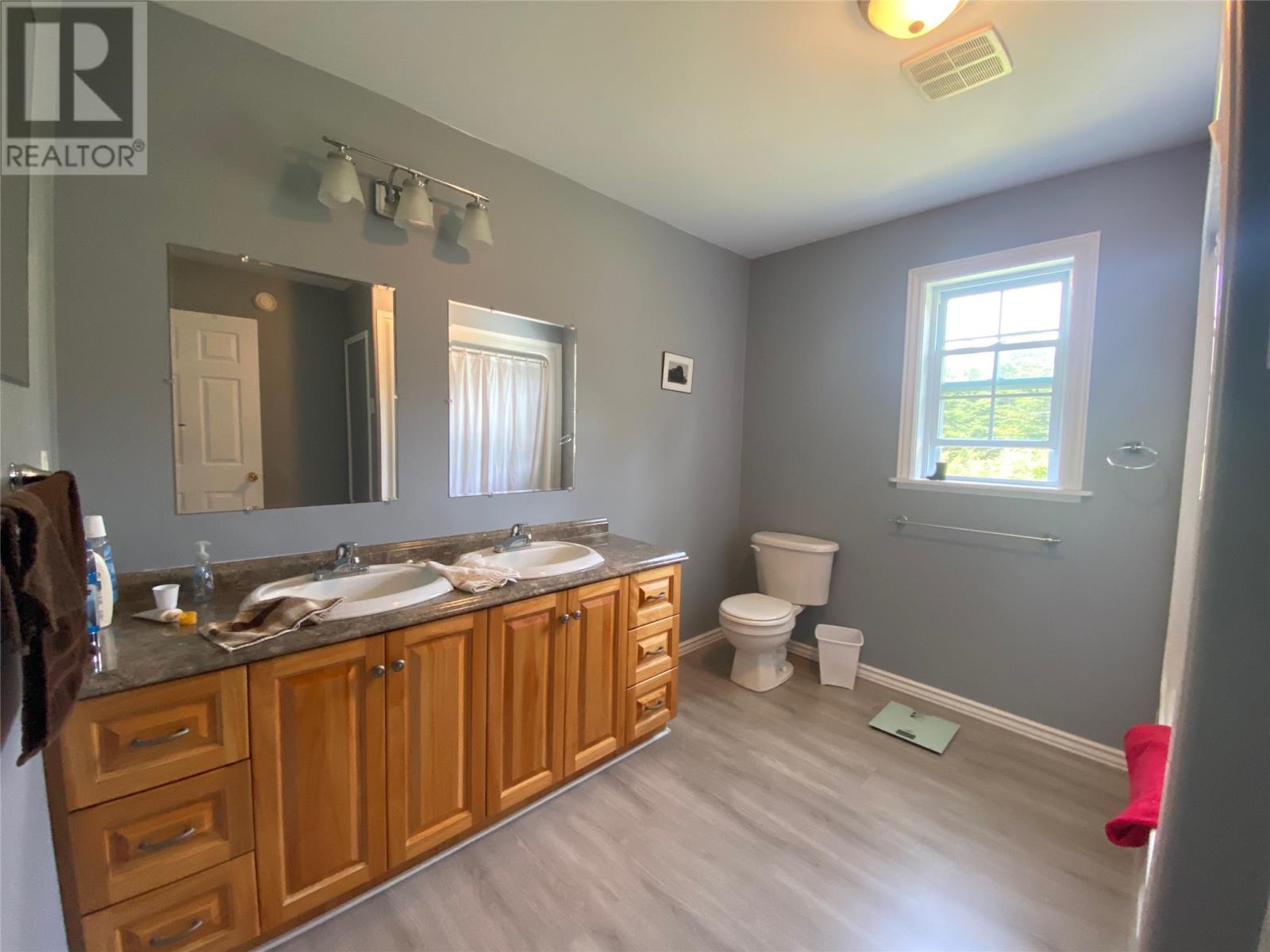 533 Main Road - 18