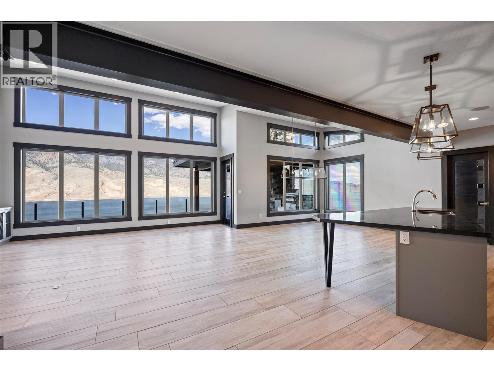 265 Holloway Drive - 10