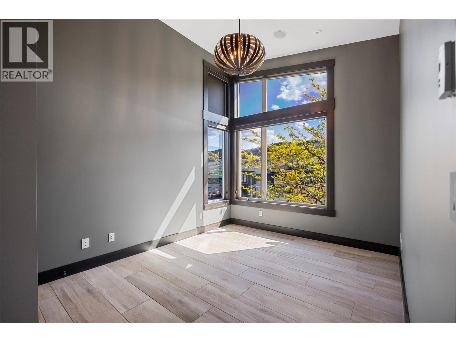 265 Holloway Drive - 26