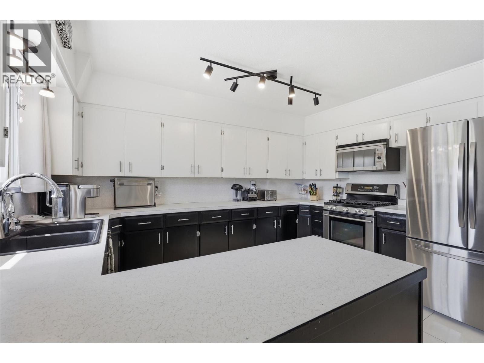 2165 Ponderosa Avenue - 17