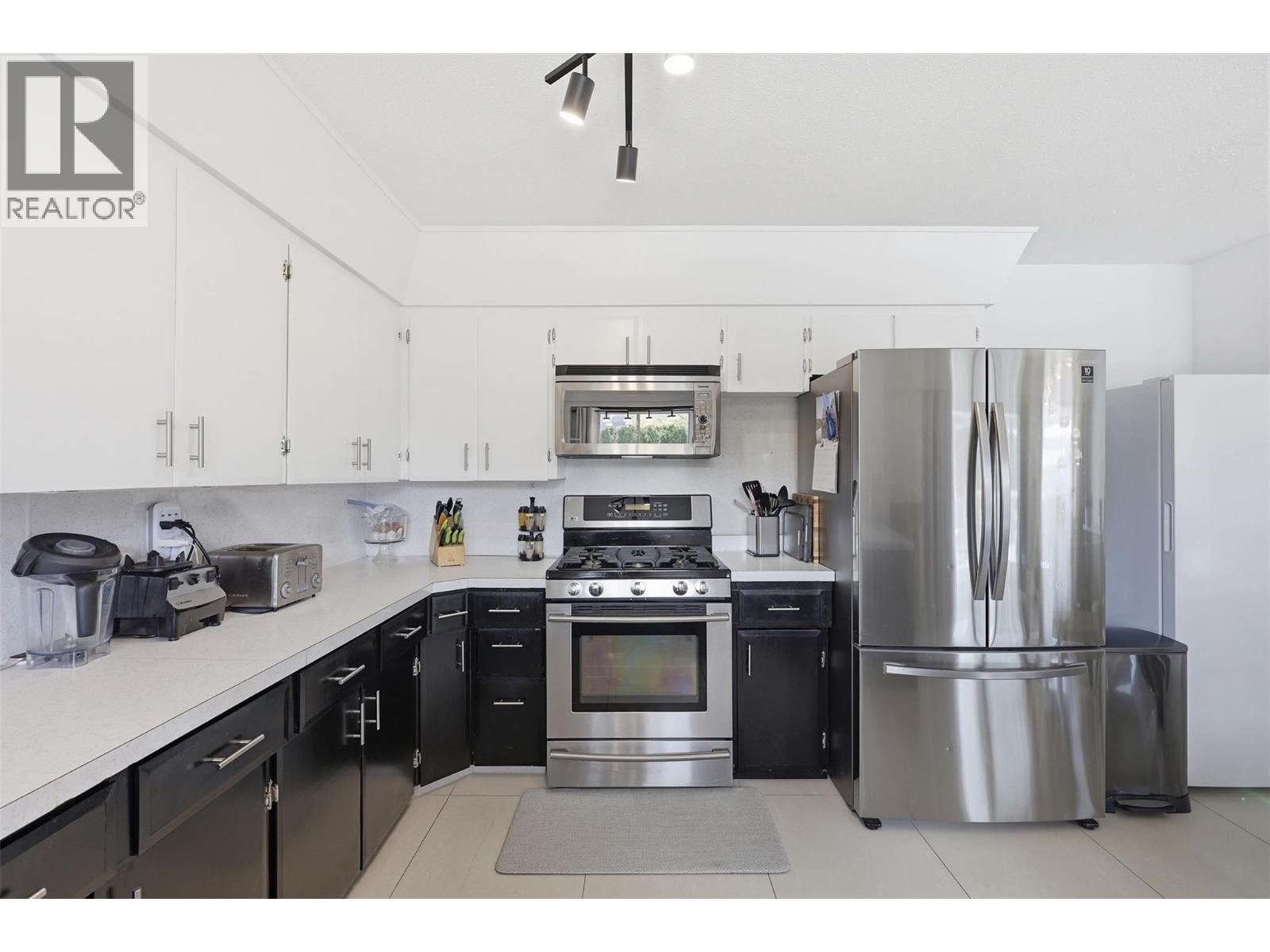 2165 Ponderosa Avenue - 18