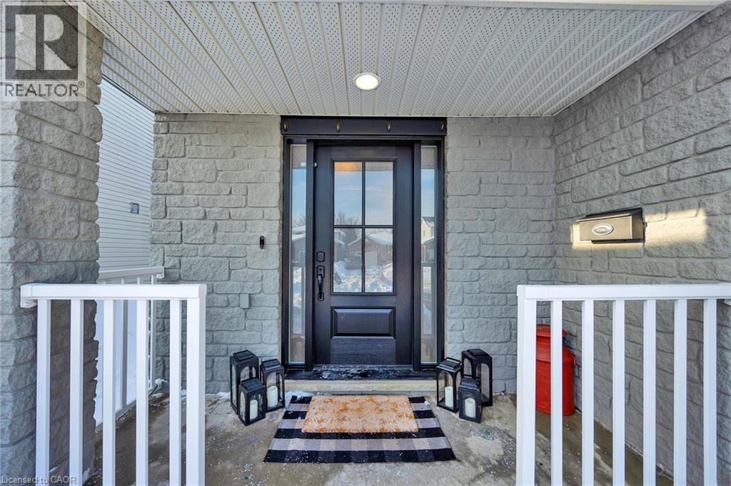 75 PEGLAR Crescent, Fergus, Ontario, N1M3T4 — Photo 2