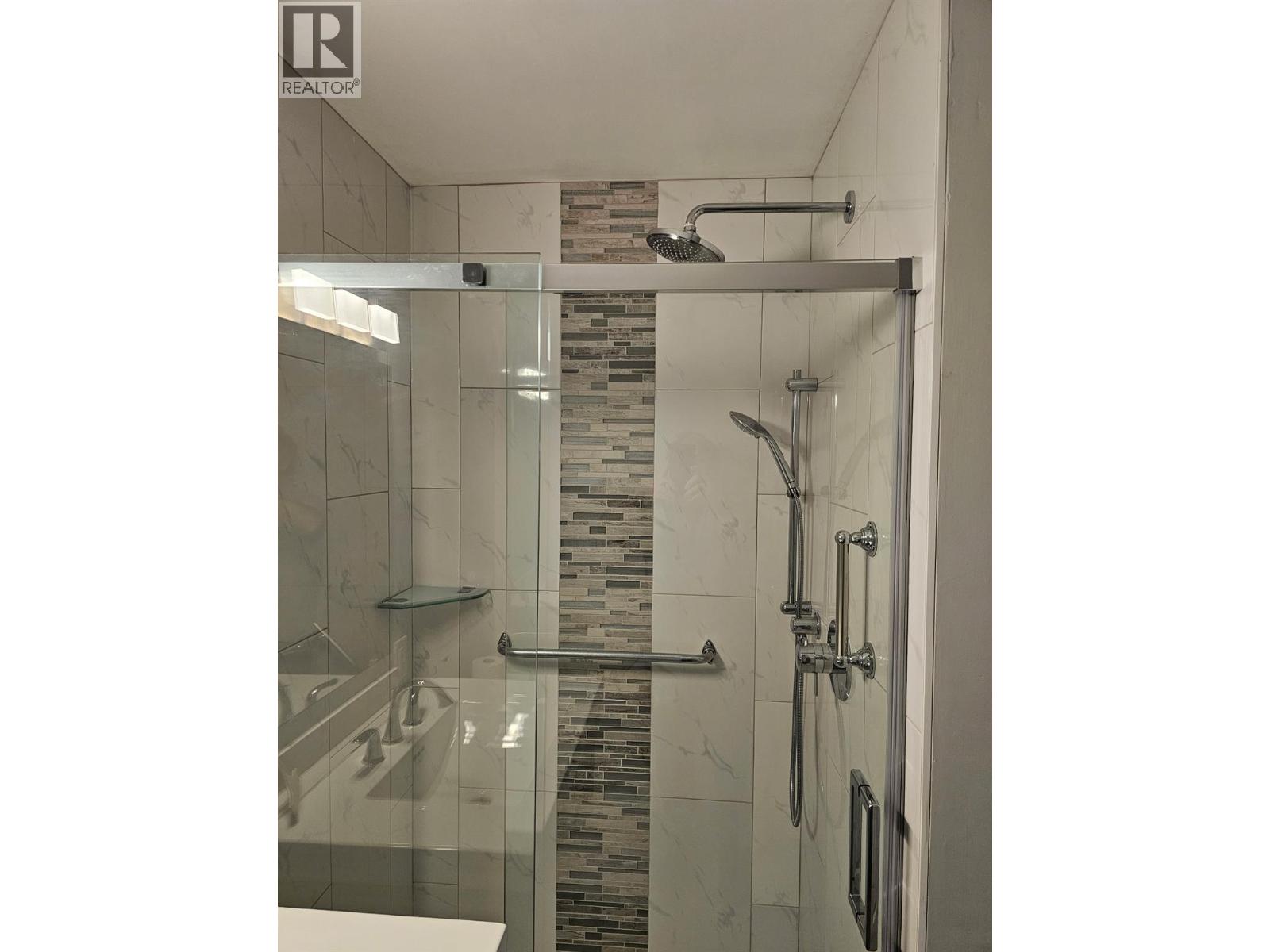 4350 50 Street NE - 38