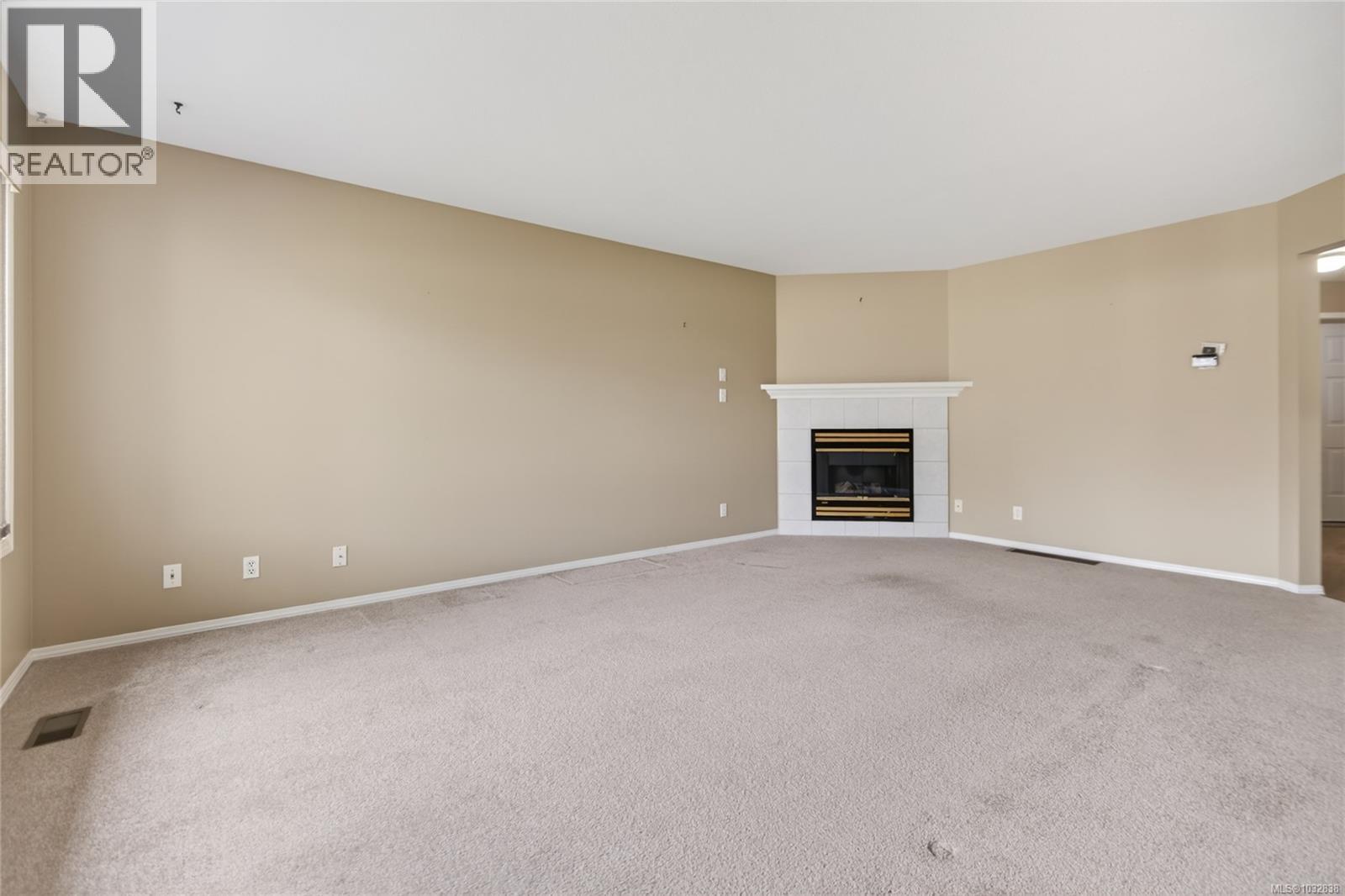 #8 1855 Willemar Ave - 10