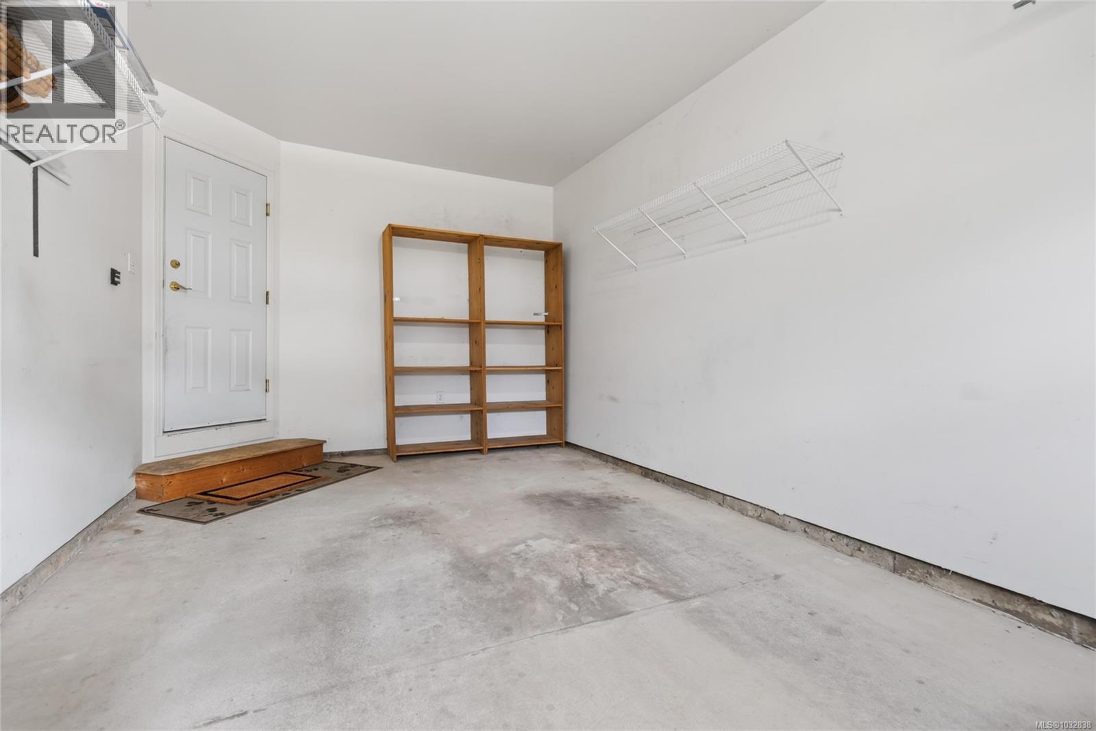 #8 1855 Willemar Ave - 32