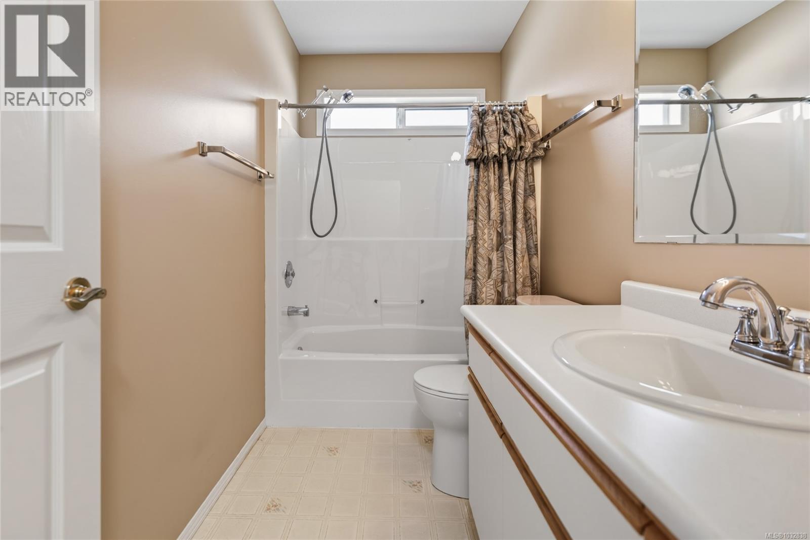 #8 1855 Willemar Ave - 28