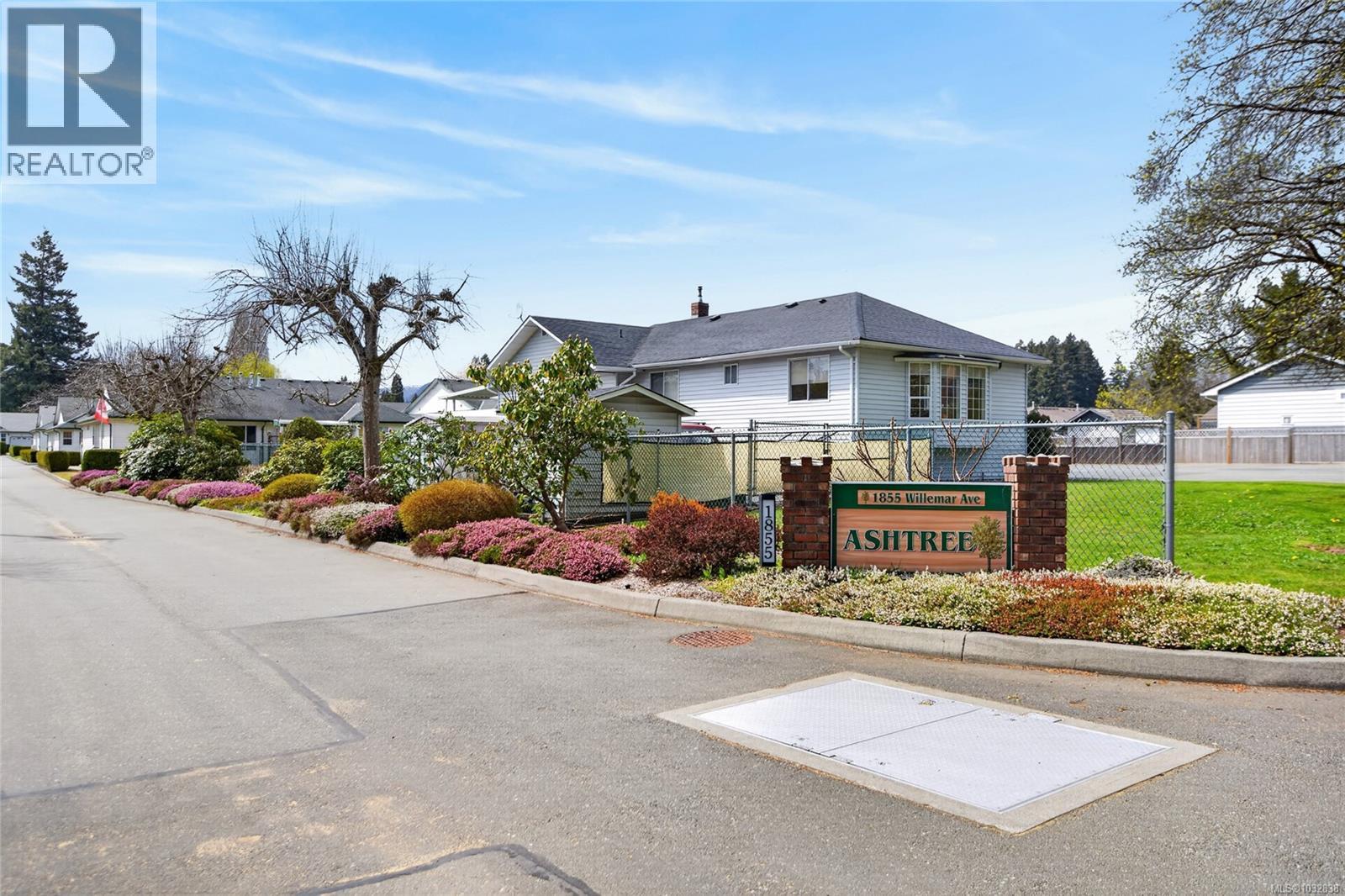 #8 1855 Willemar Ave - 41