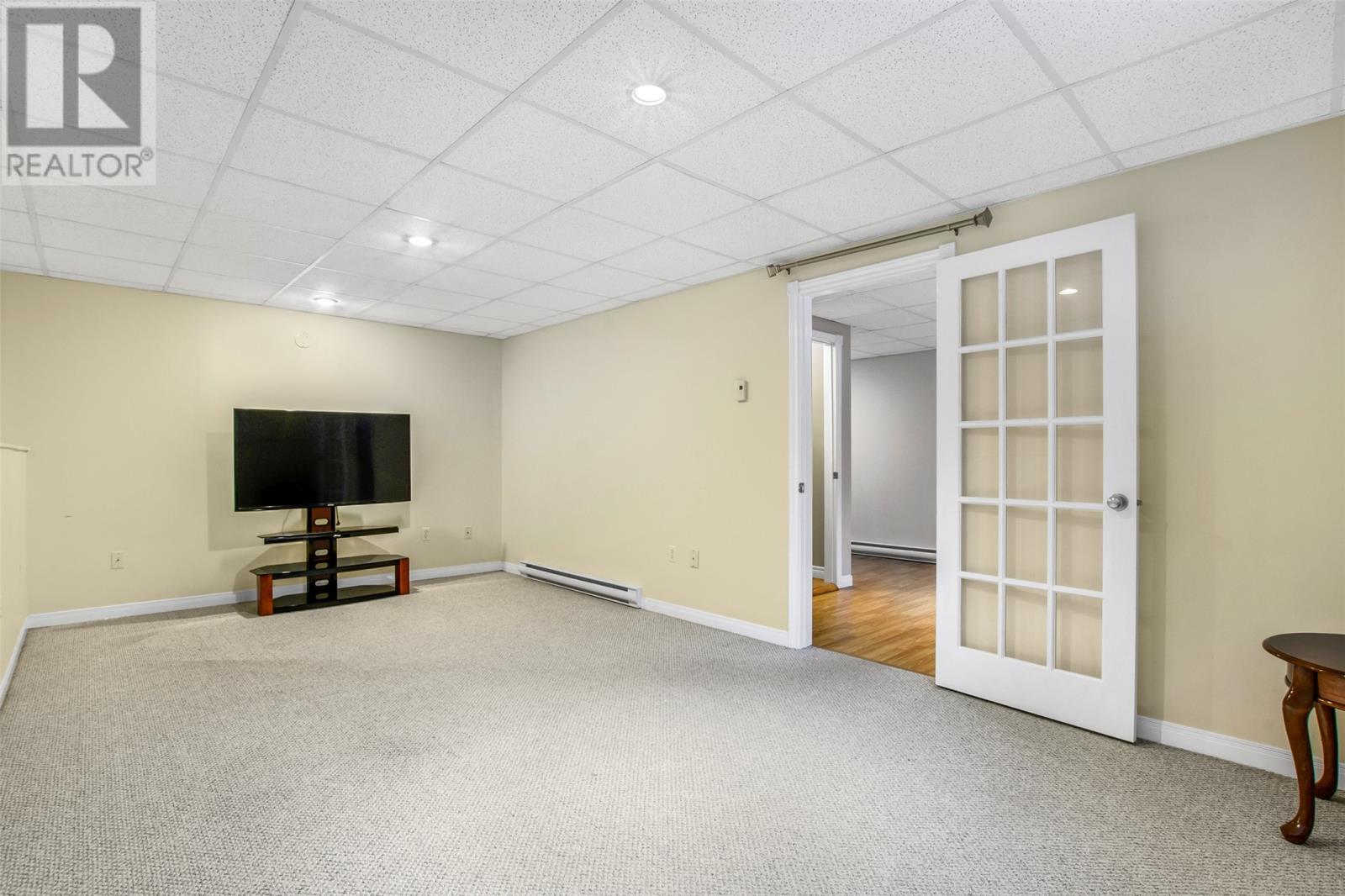 23 Stenlake Crescent - 32