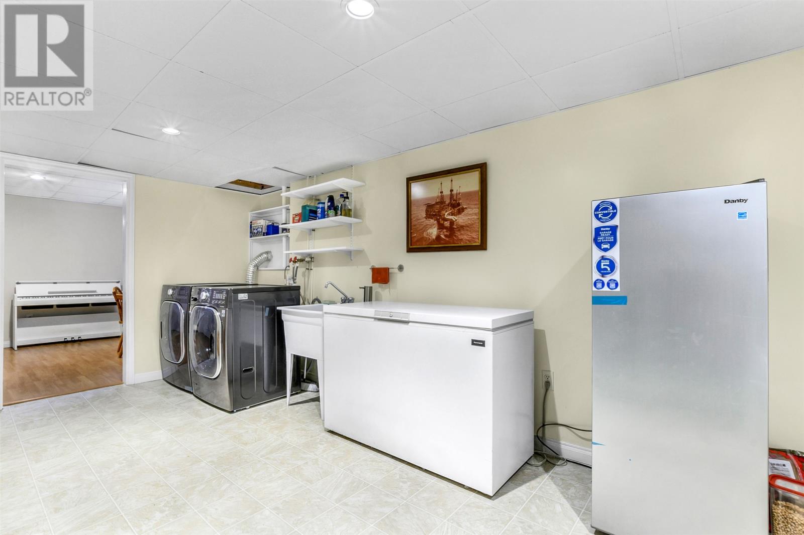 23 Stenlake Crescent - 43