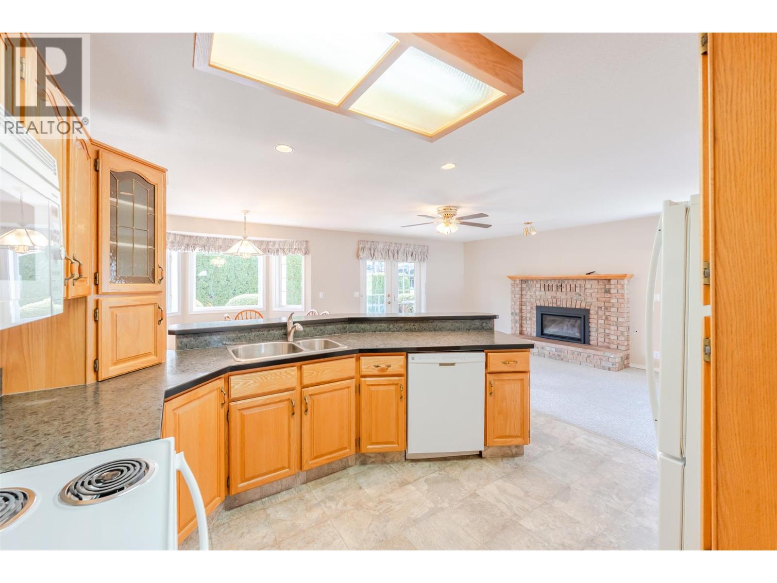 5001 Weldon Avenue, Summerland