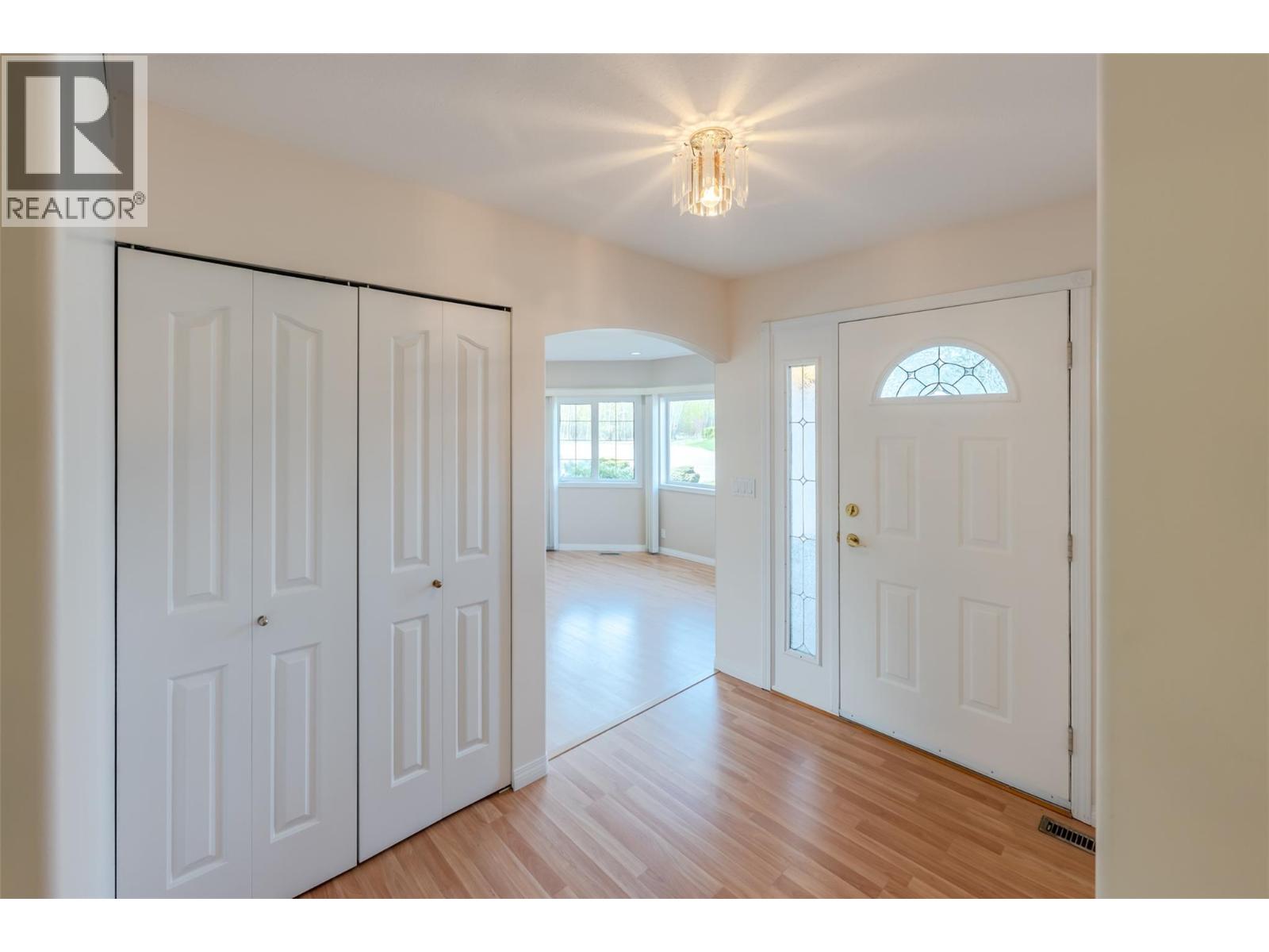 5001 Weldon Avenue, Summerland