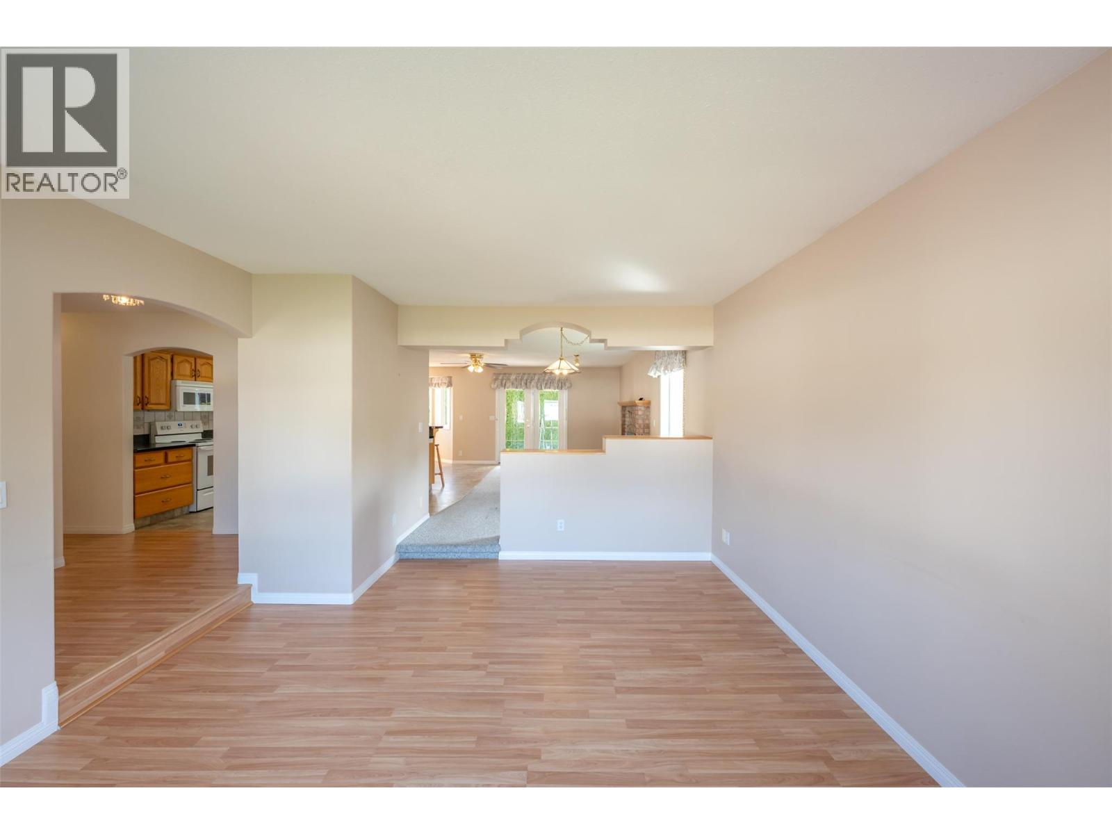 5001 Weldon Avenue, Summerland