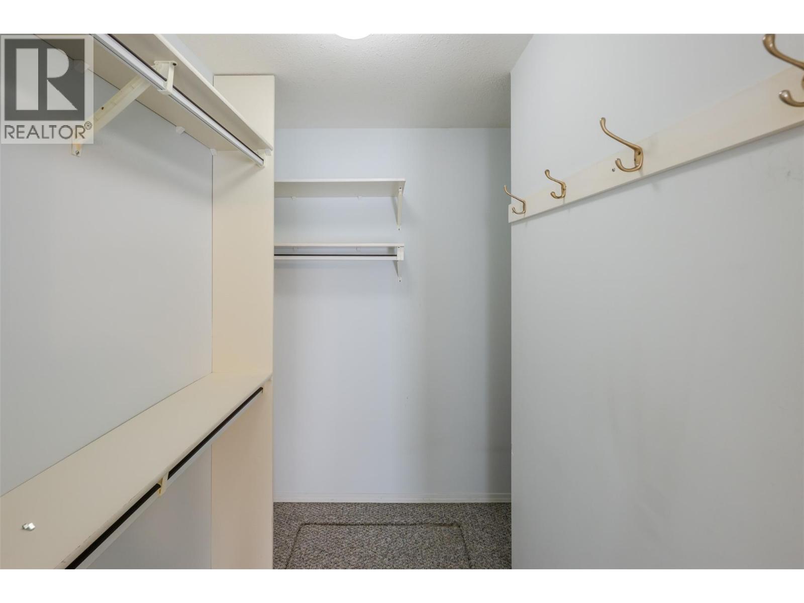 5001 Weldon Avenue, Summerland