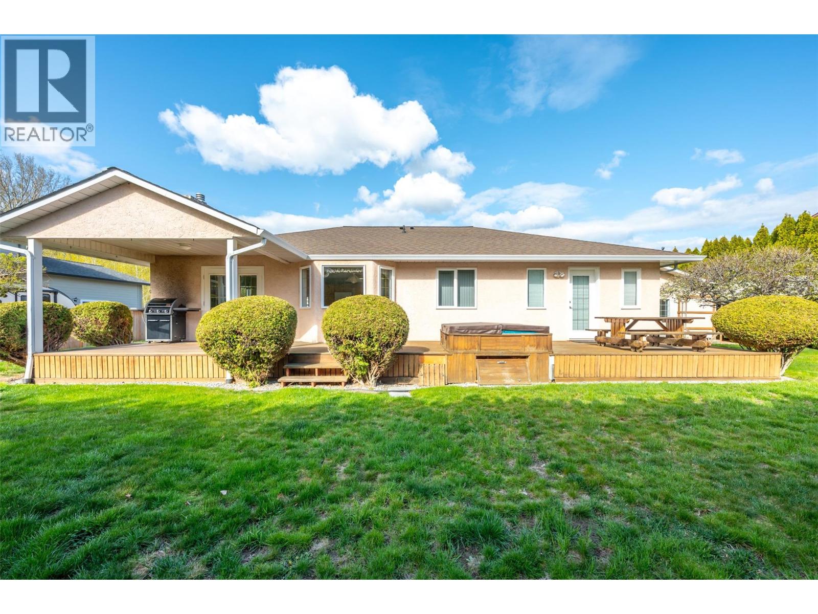 5001 Weldon Avenue, Summerland