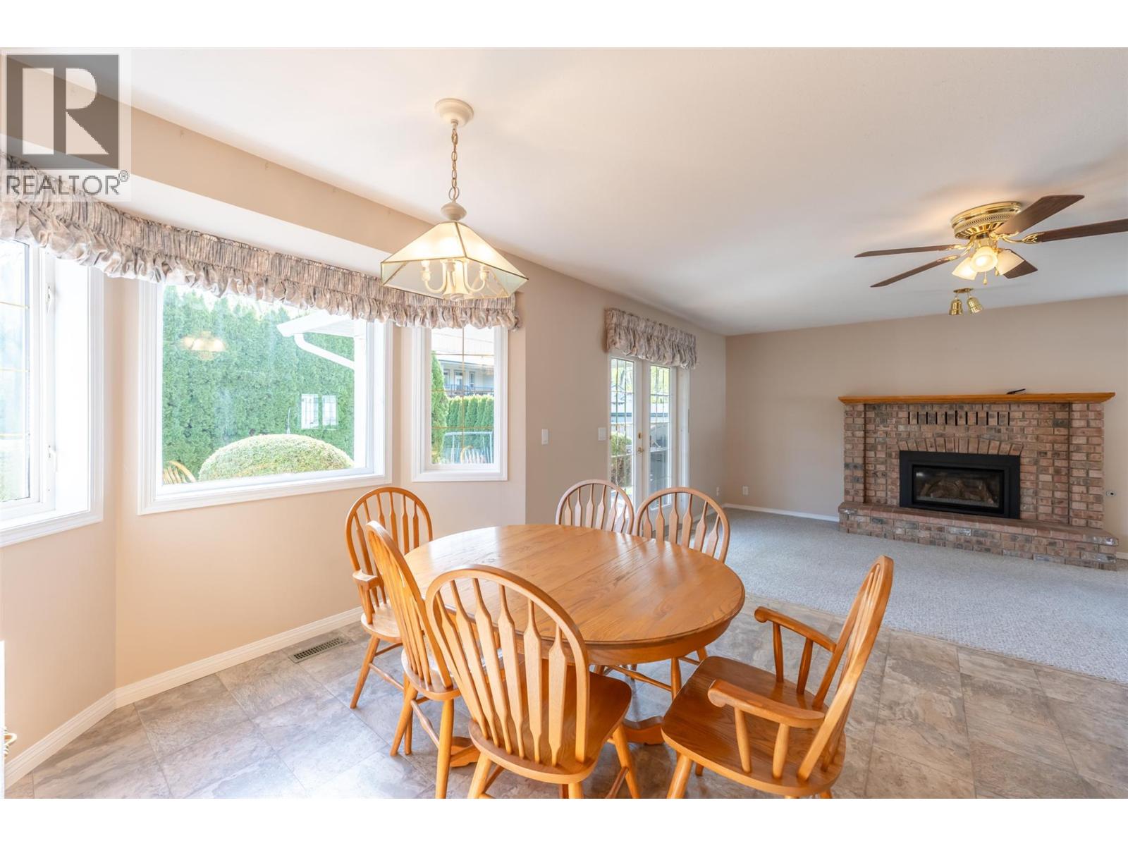 5001 Weldon Avenue, Summerland