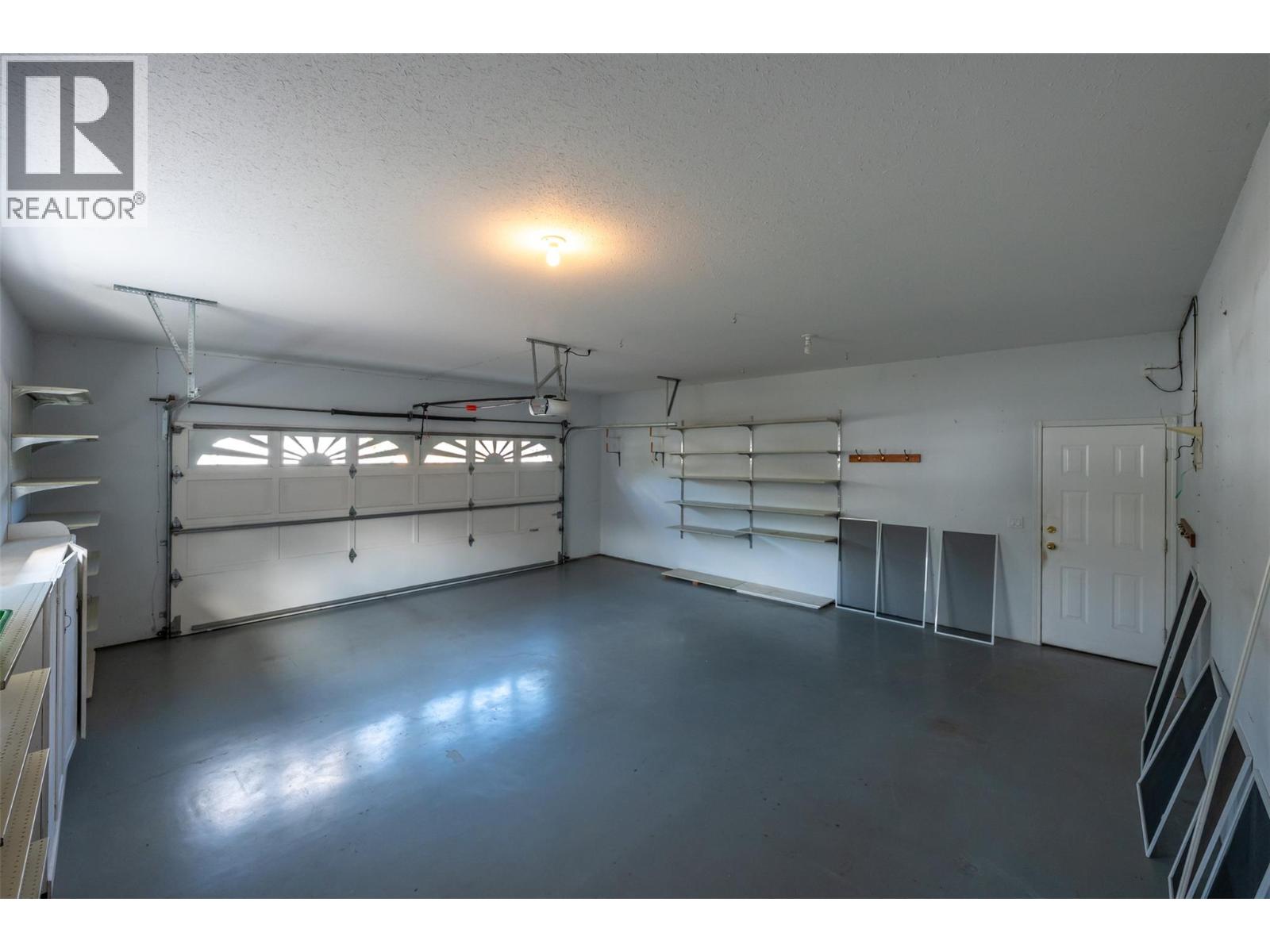 5001 Weldon Avenue, Summerland