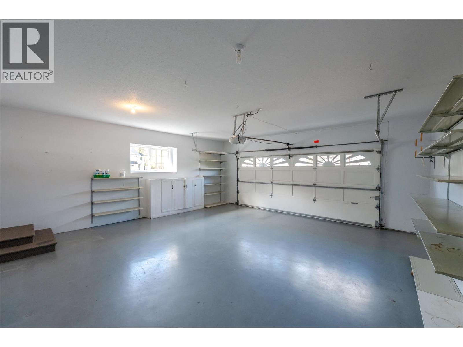 5001 Weldon Avenue, Summerland