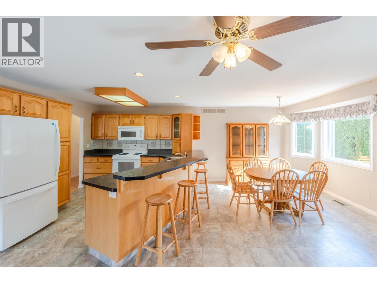 5001 Weldon Avenue, Summerland