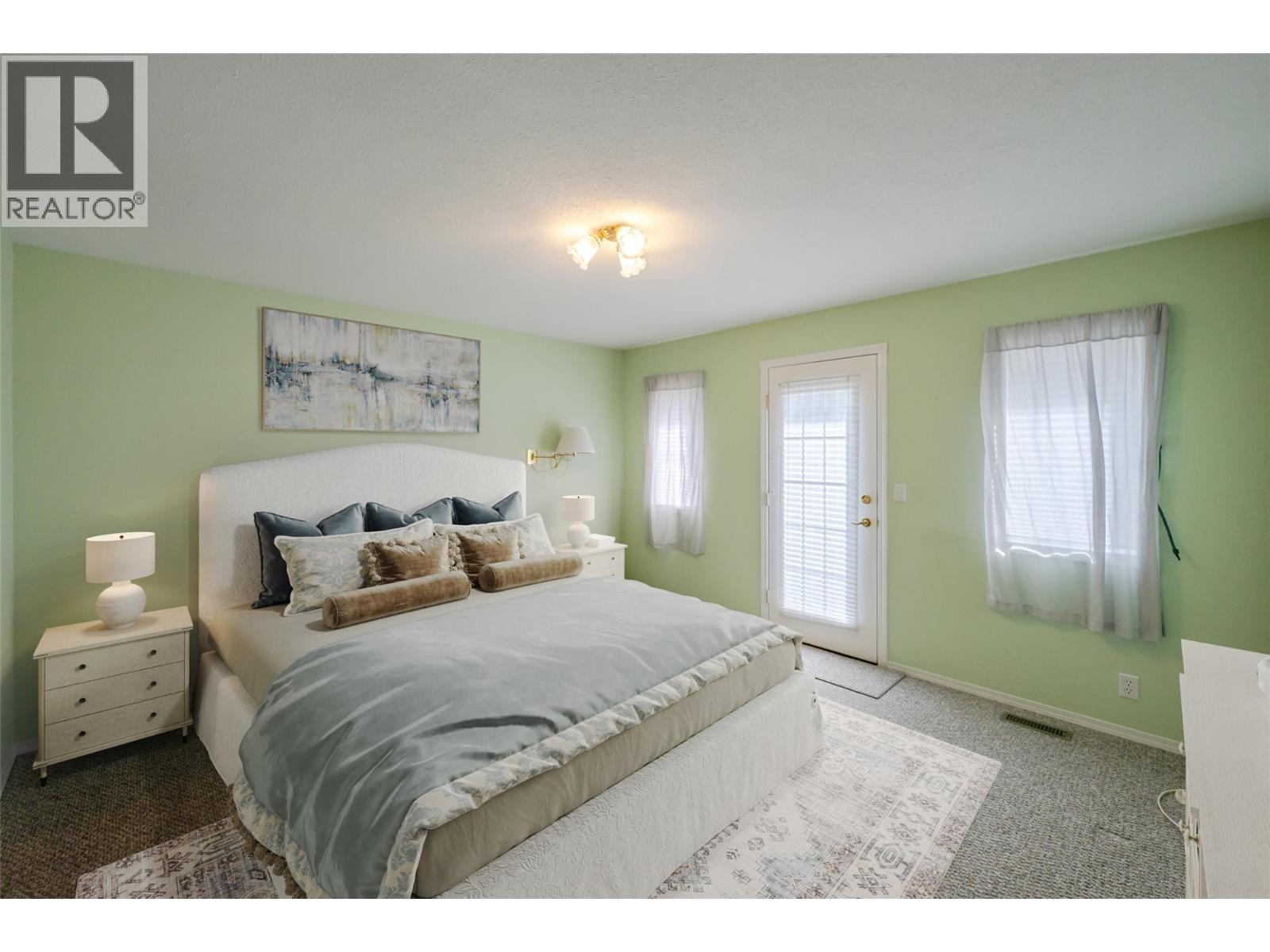 5001 Weldon Avenue, Summerland