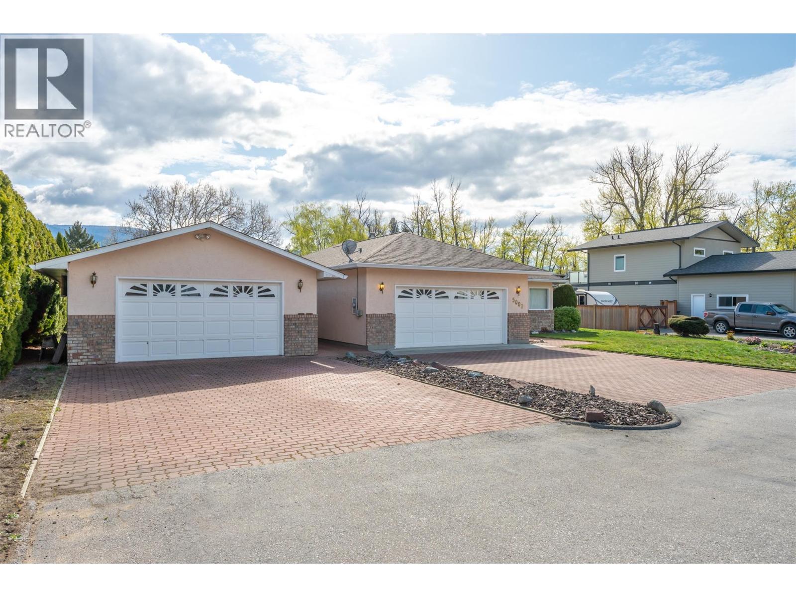 5001 Weldon Avenue, Summerland