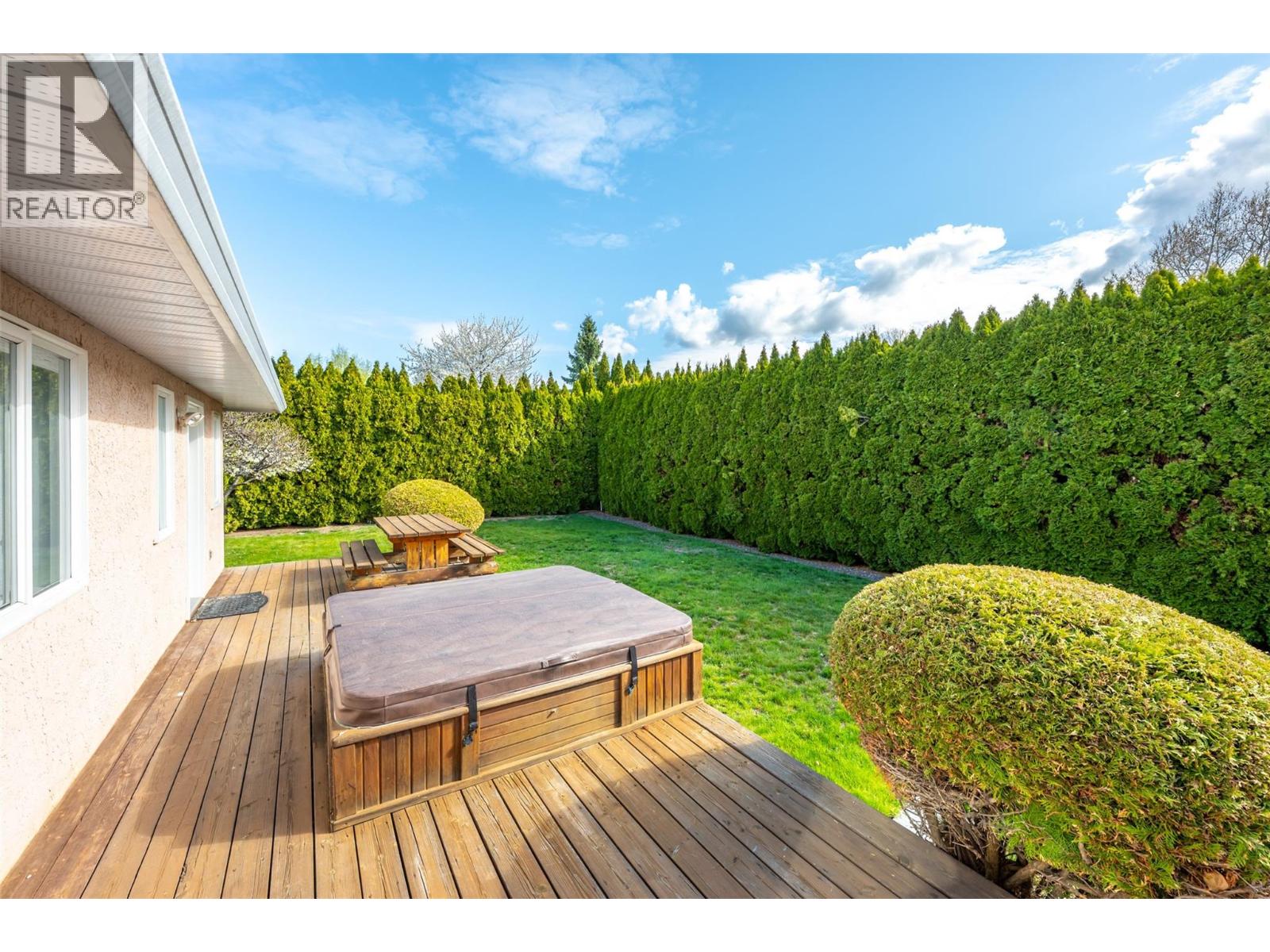 5001 Weldon Avenue, Summerland